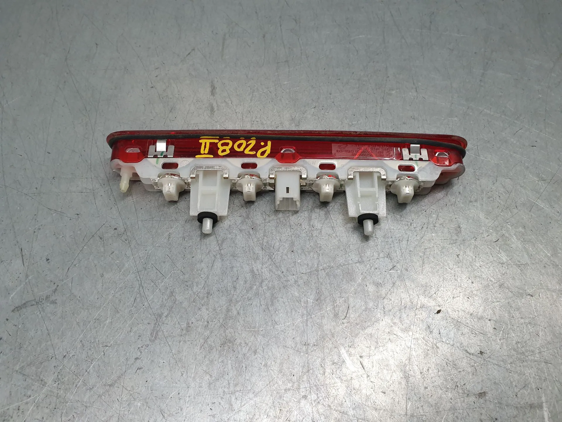 Feu de stop supplémentaire / 3e feu PEUGEOT 208 II Imagem-3