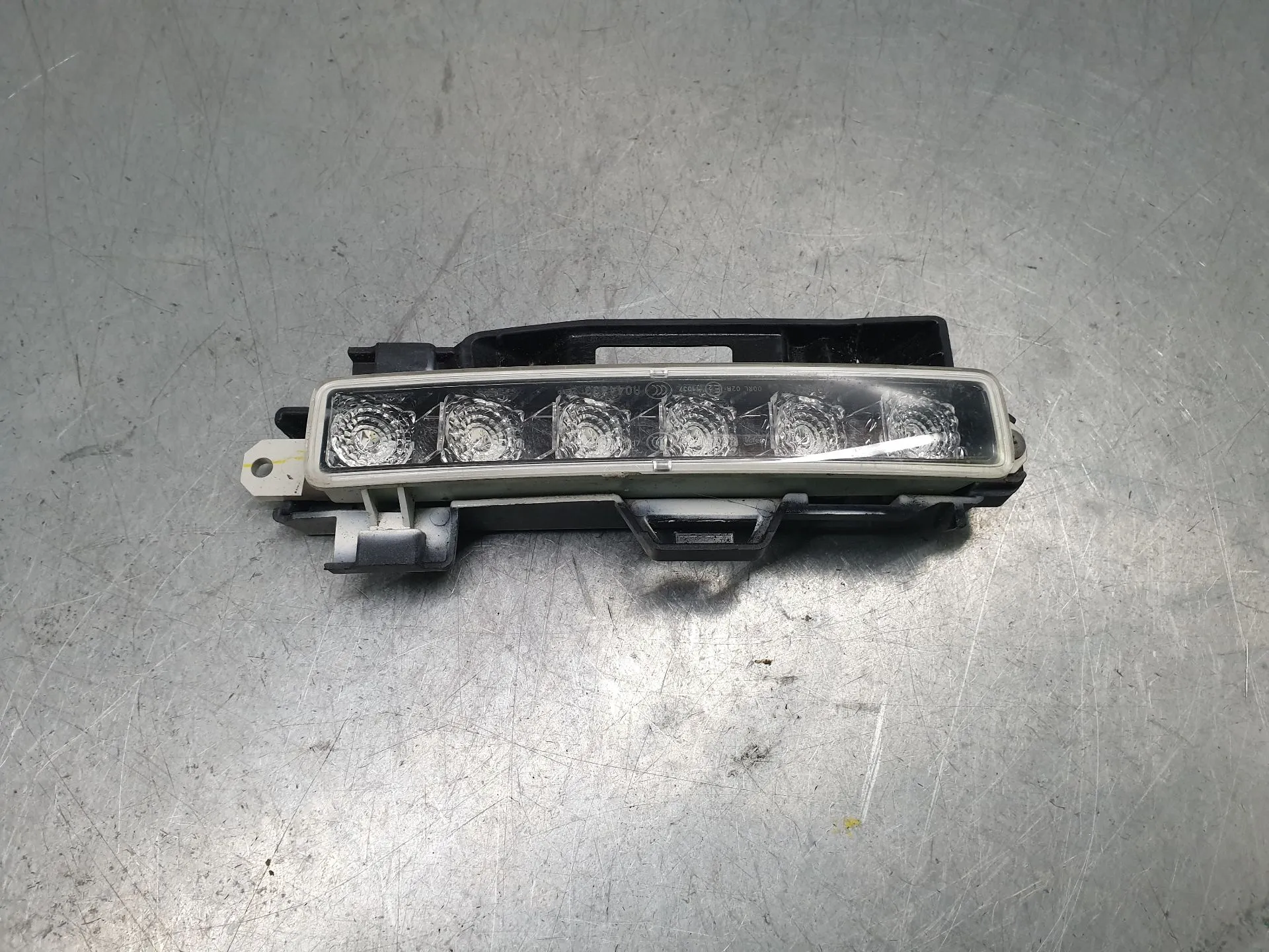 Lumière diurne Droite PEUGEOT 108