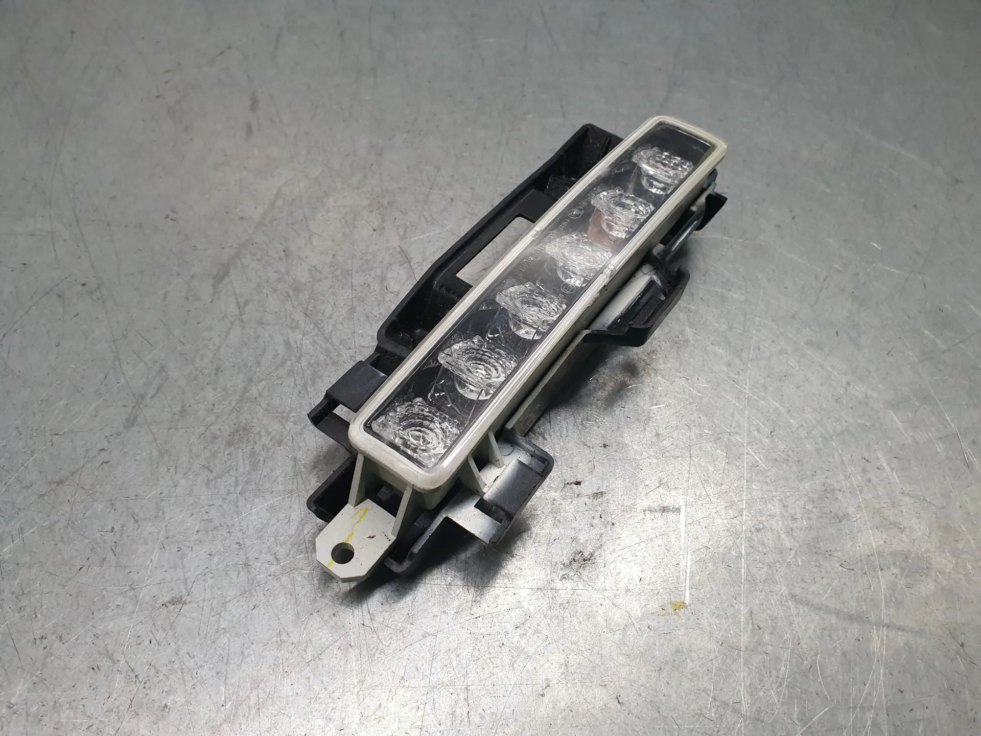 Lumière diurne Droite PEUGEOT 108 Imagem-1