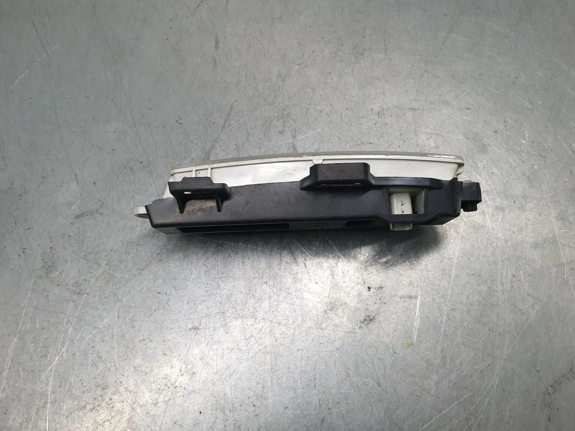 Lumière diurne Droite PEUGEOT 108 Imagem-5