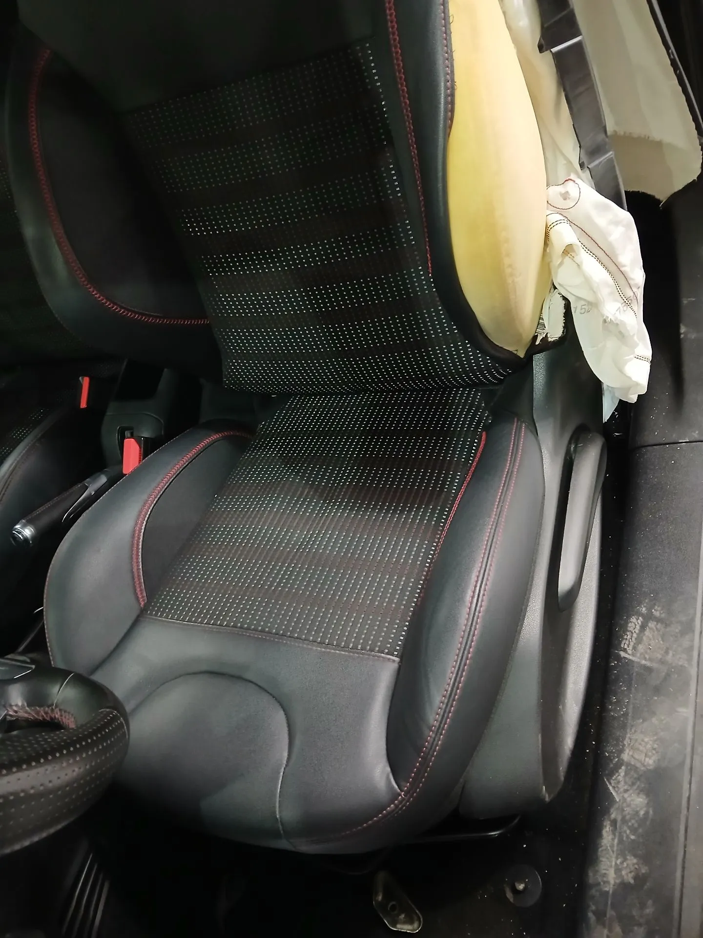 Conjunto de Bancos PEUGEOT 208 Imagem-3