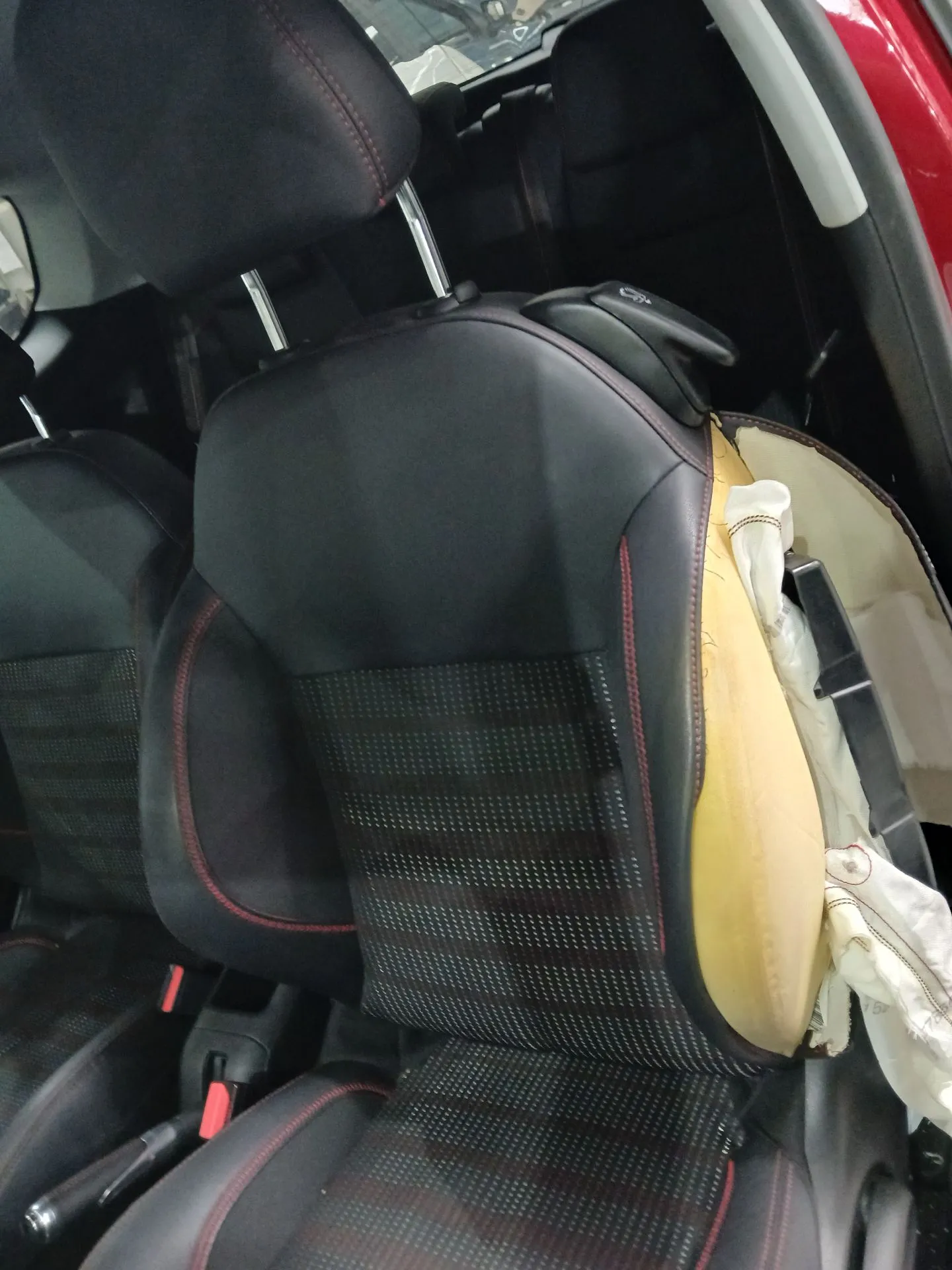 Conjunto de Bancos PEUGEOT 208 Imagem-4