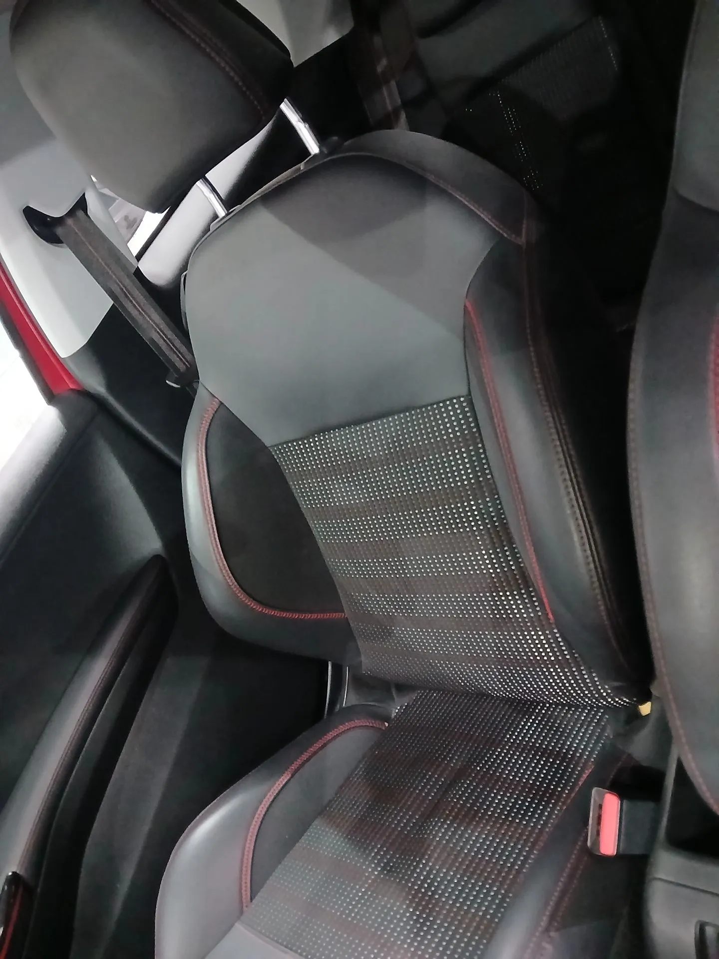 Conjunto de Bancos PEUGEOT 208 Imagem-8