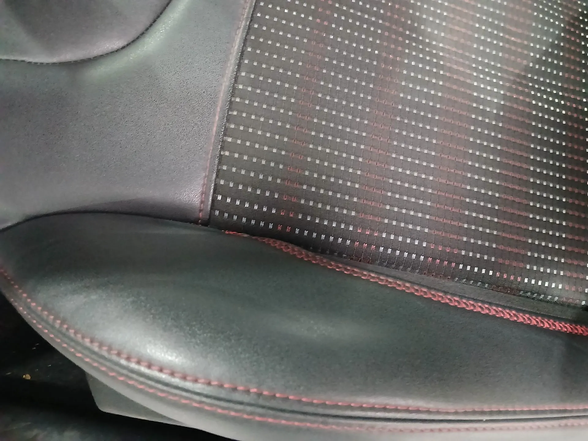 Conjunto de Bancos PEUGEOT 208 Imagem-11