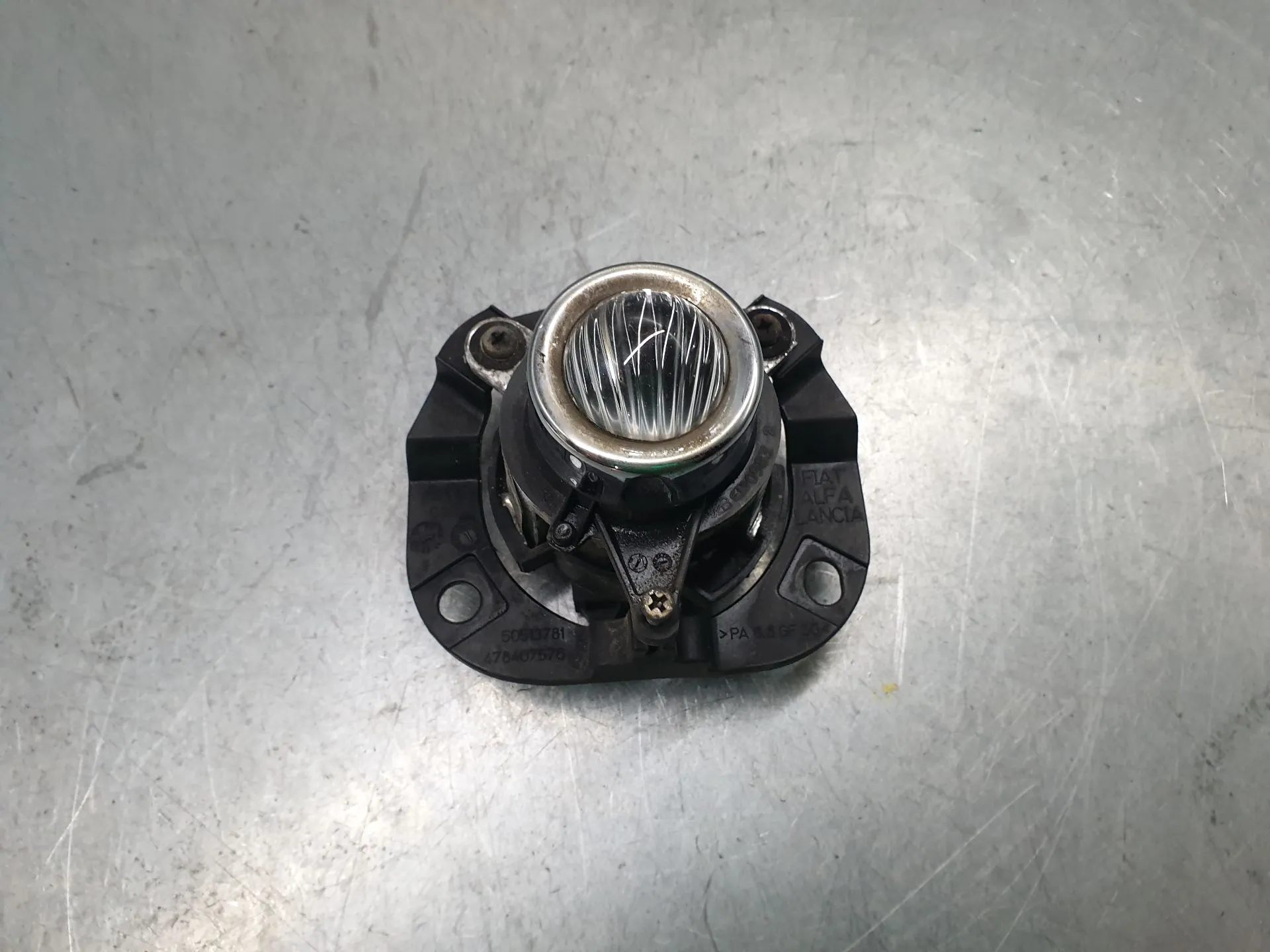 Feu antibrouillard Avant Droite ALFA ROMEO Giulietta (940_)