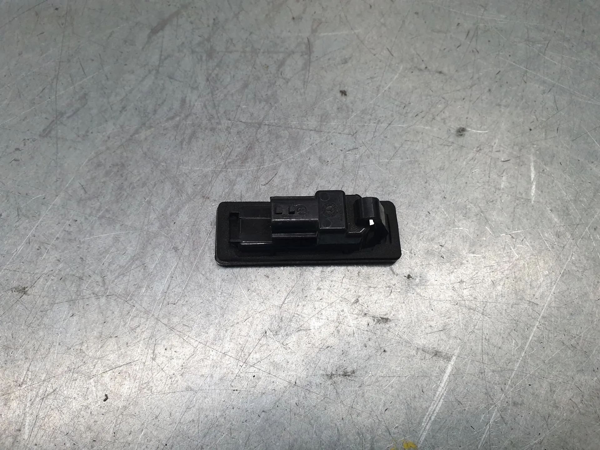 Feu de plaque DACIA Duster III (P1310) Imagem-3