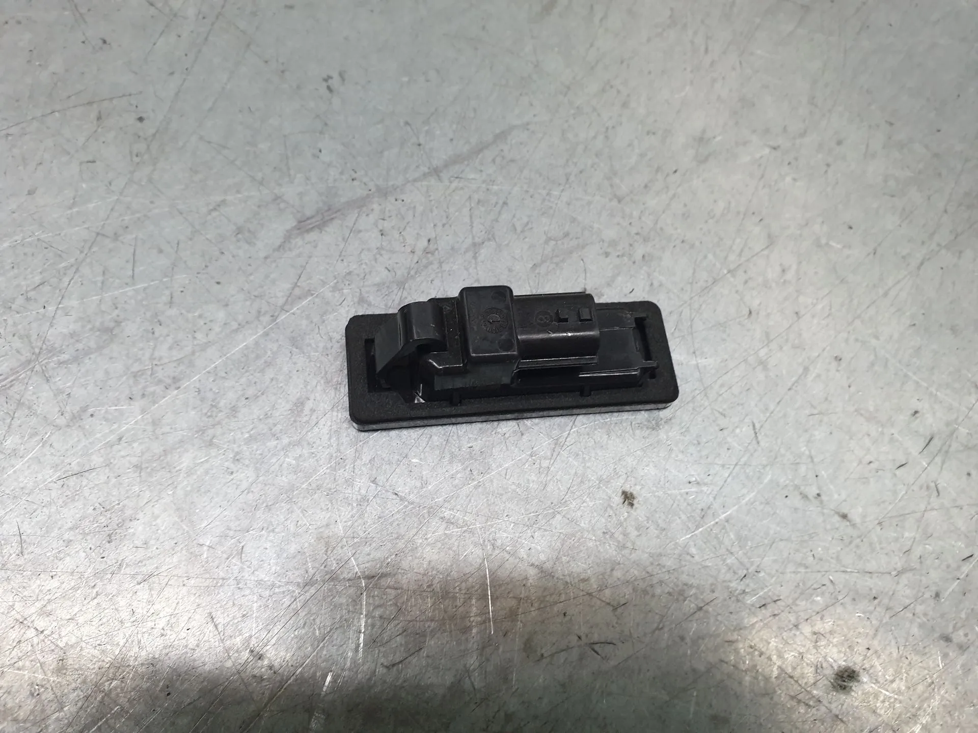 Feu de plaque DACIA Duster III (P1310) Imagem-4