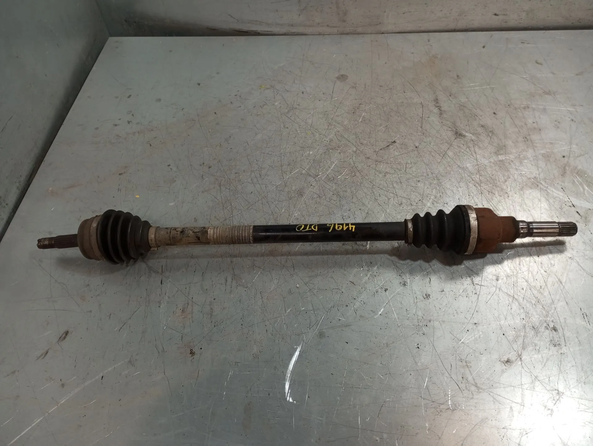 Right front driveshaft PEUGEOT 208