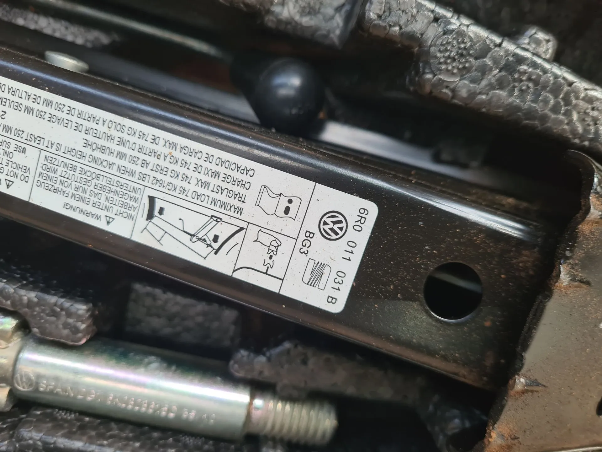 Cric VOLKSWAGEN Polo (6R, 6C) Imagem-1