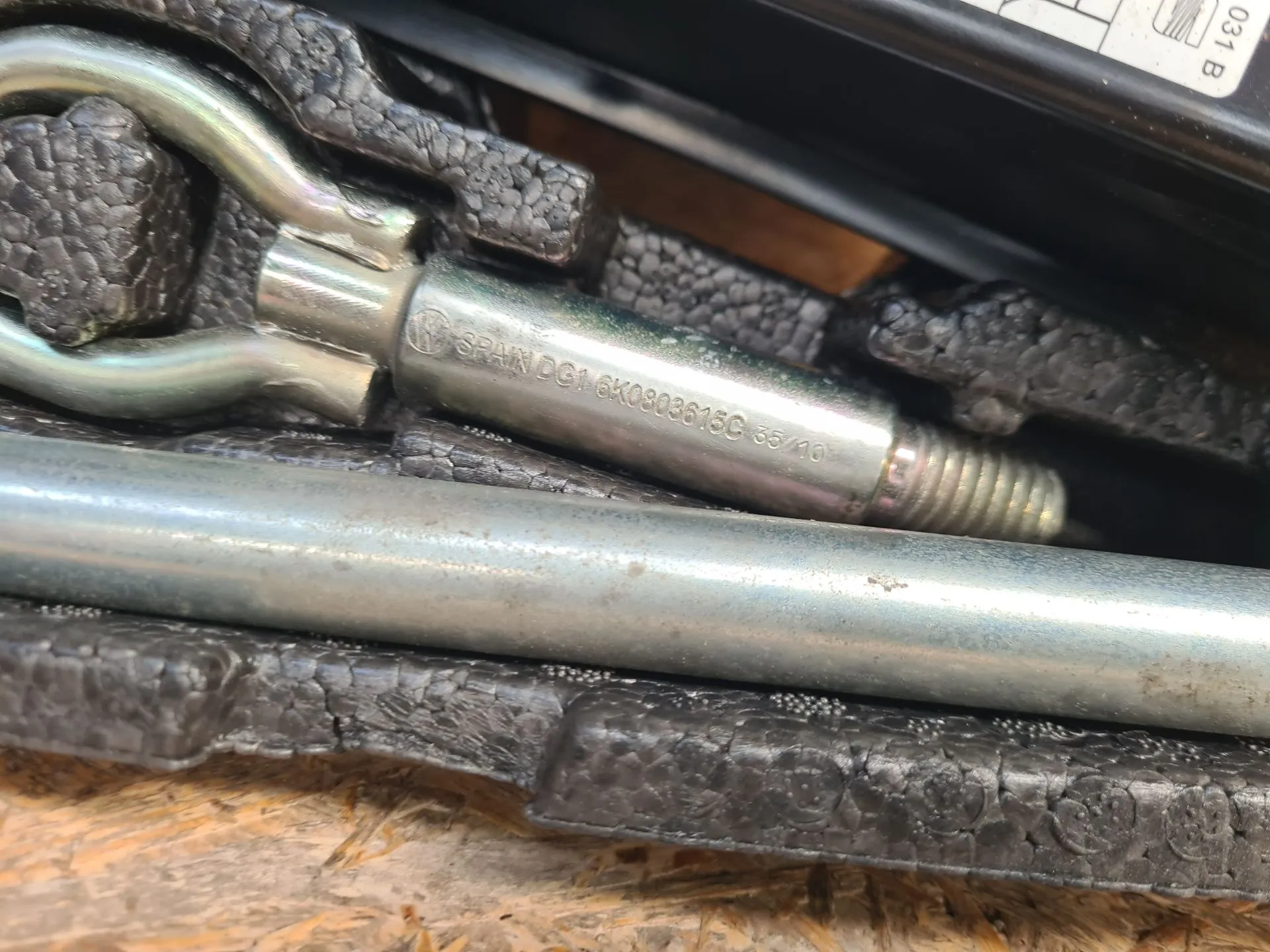 Cric VOLKSWAGEN Polo (6R, 6C) Imagem-2