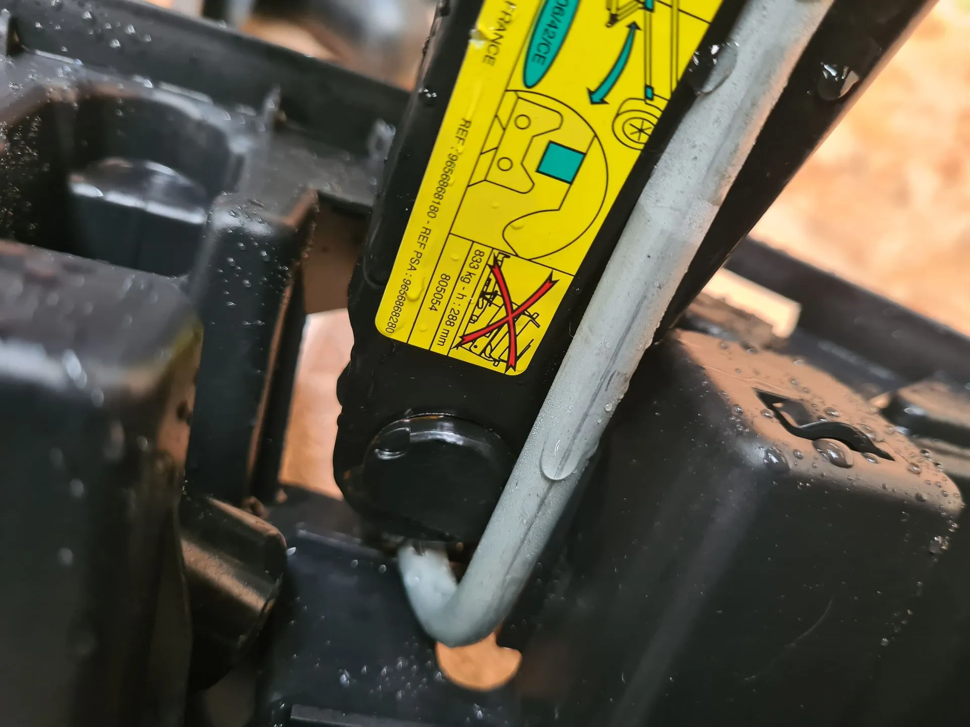 Cric PEUGEOT 208 Imagem-4