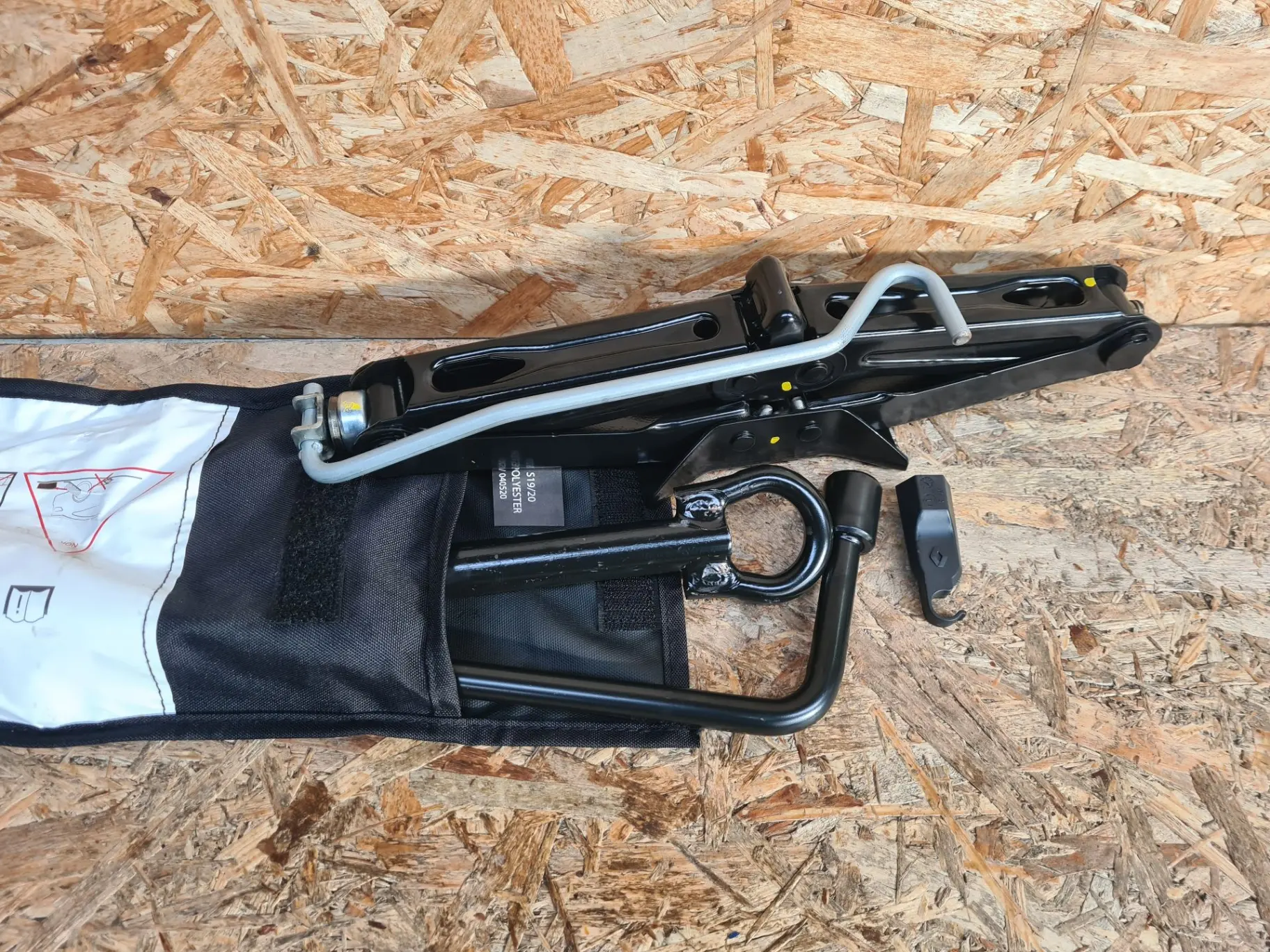 Cric RENAULT Megane IV (B9A/M_) Imagem-1