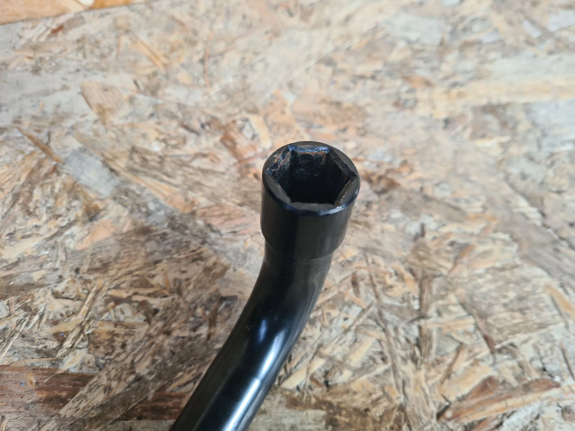 Chave De Rodas DACIA Sandero III Imagem-1