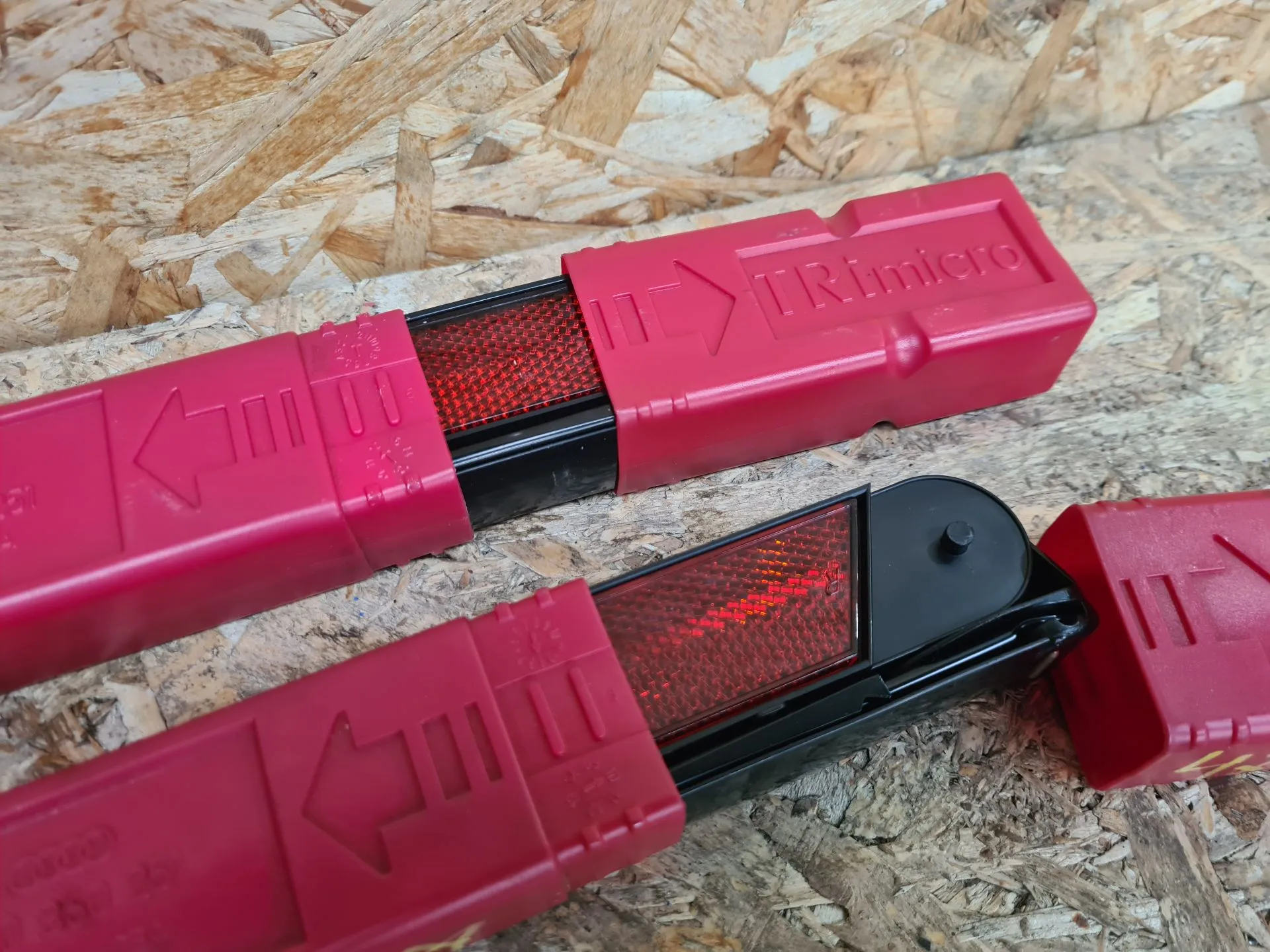 Triângulo de sinalização AUDI A4 Avant (8K5, B8) Imagem-1