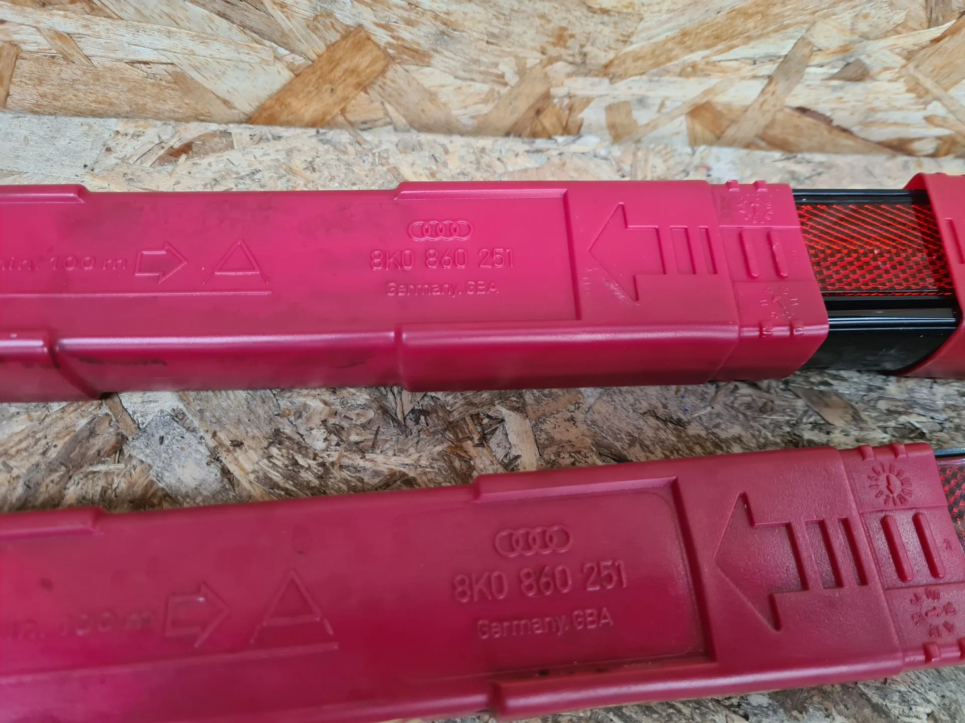 Triângulo de sinalização AUDI A4 Avant (8K5, B8) Imagem-2