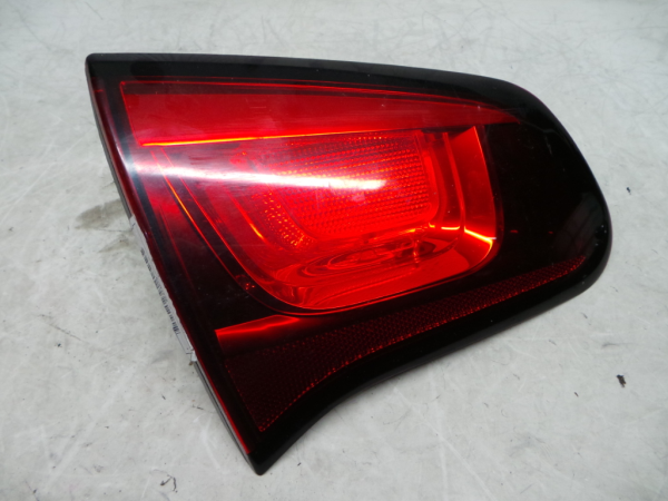 Réflecteur hayon gauche CITROËN C3 II (SC_)