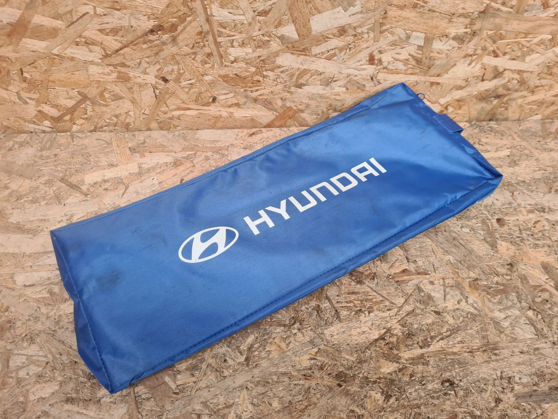 Triângulo de sinalização HYUNDAI Kauai (OS)