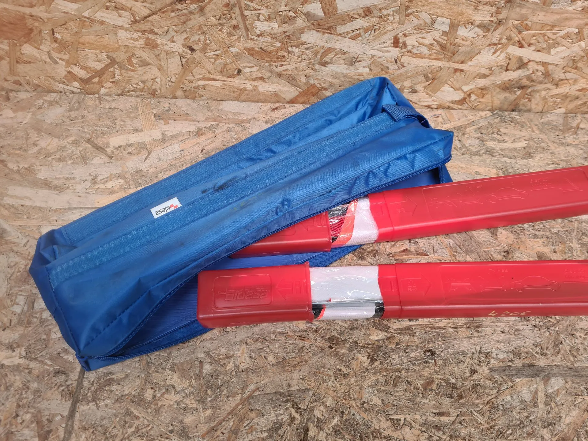 Triângulo de sinalização HYUNDAI Kauai (OS) Imagem-1