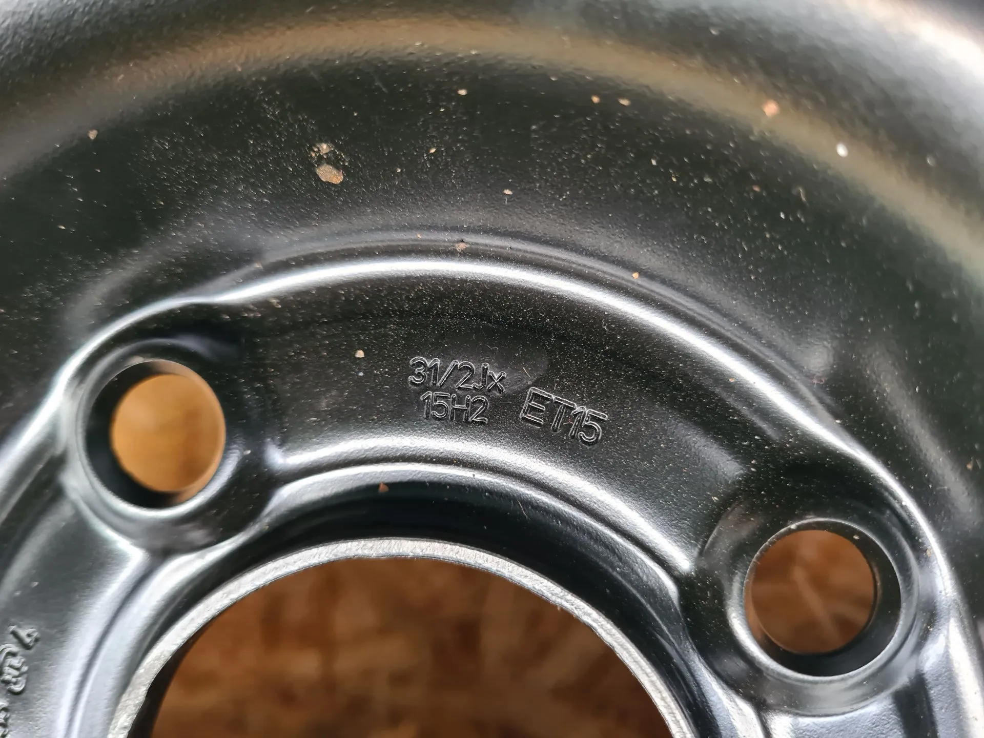 Pneu suplente PEUGEOT 208 Imagem-1