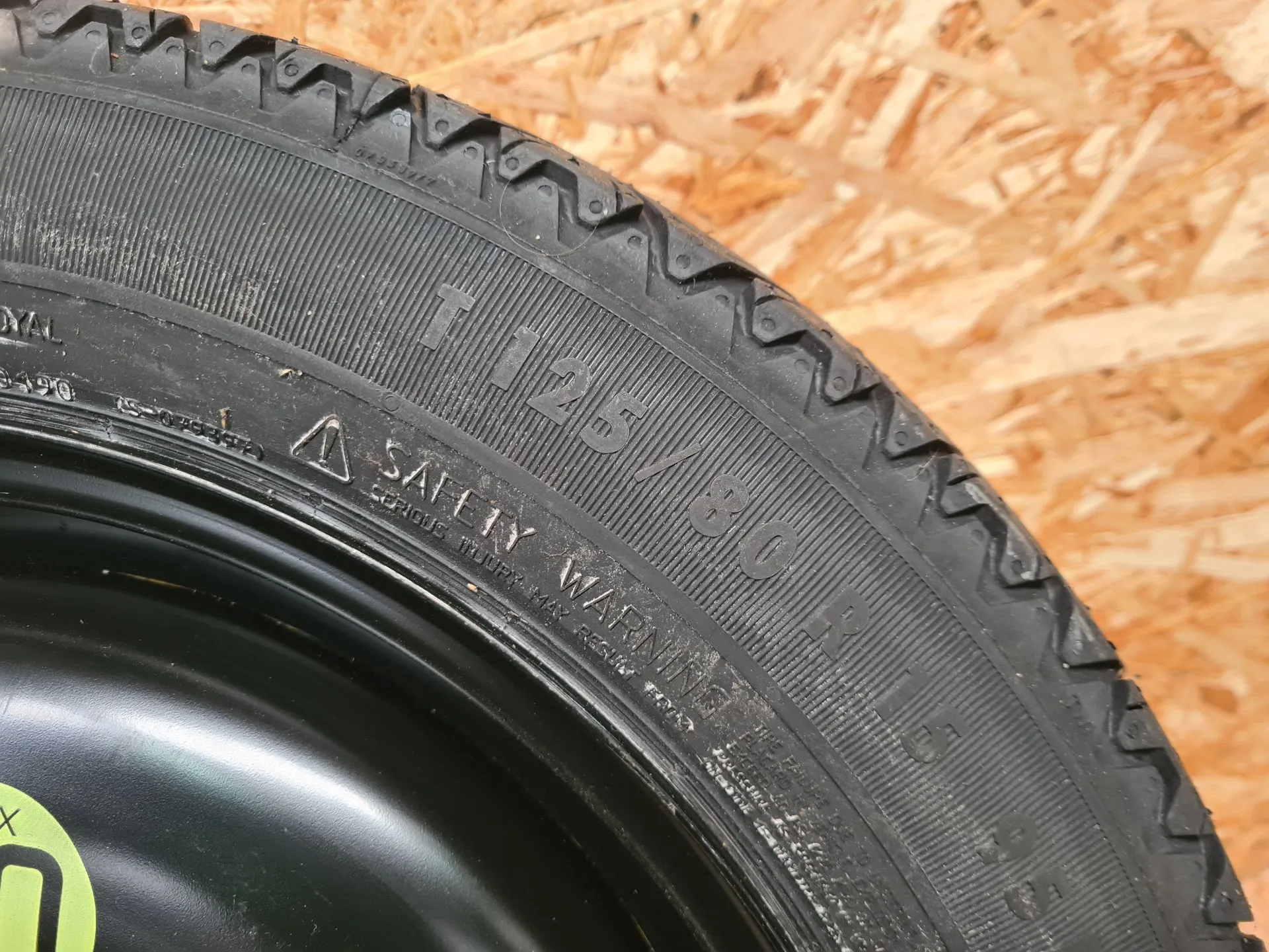 Pneu suplente PEUGEOT 208 Imagem-2