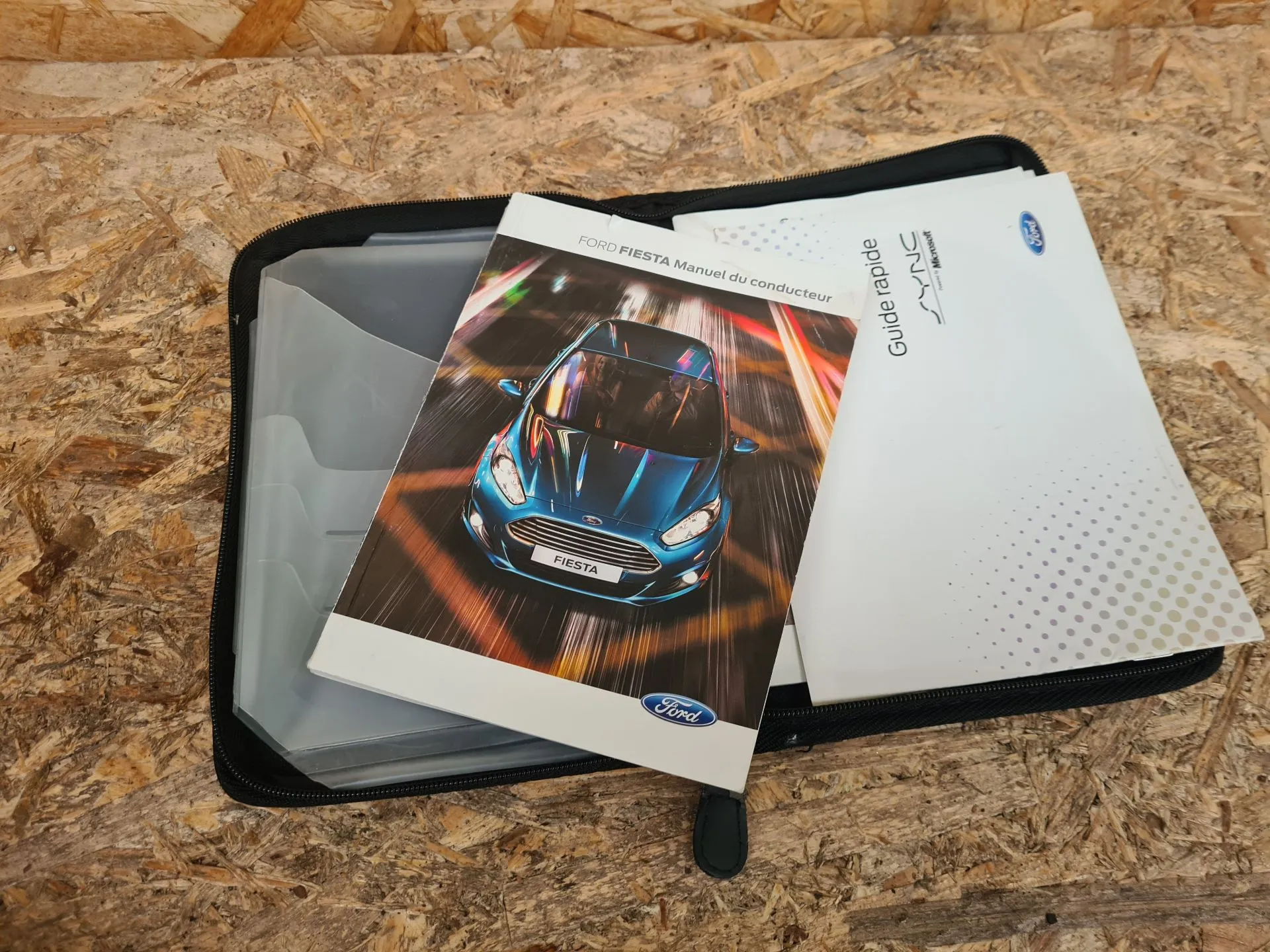 Bolsa com manual de utilizador do veículo FORD Fiesta VI (CB1, CCN) Imagem-1