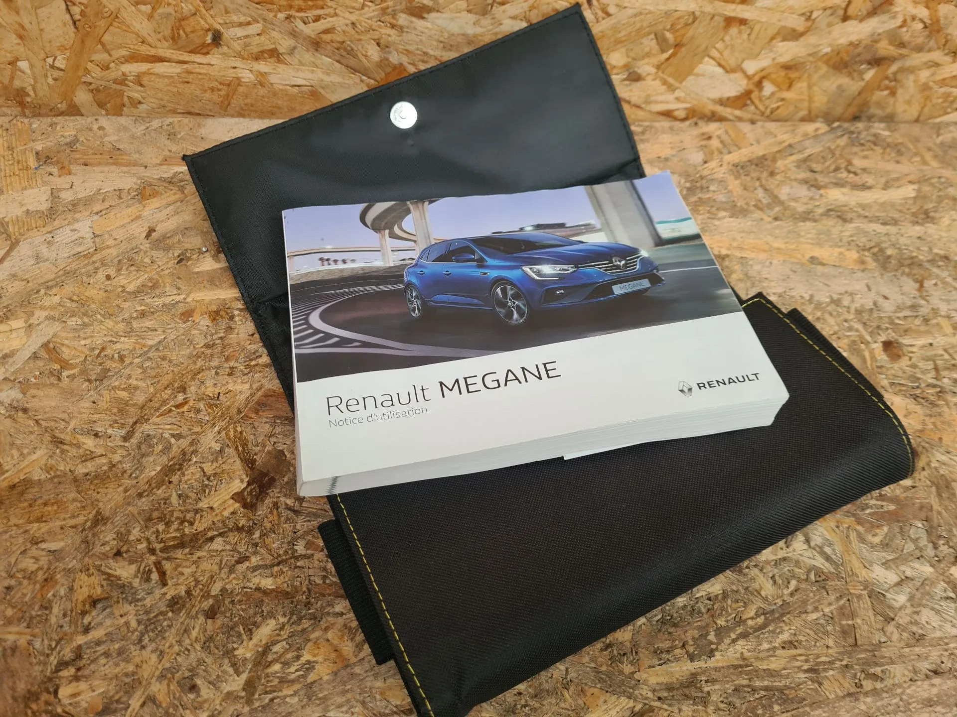 Bolsa com manual de utilizador do veículo RENAULT Megane IV (B9A/M_) Imagem-1