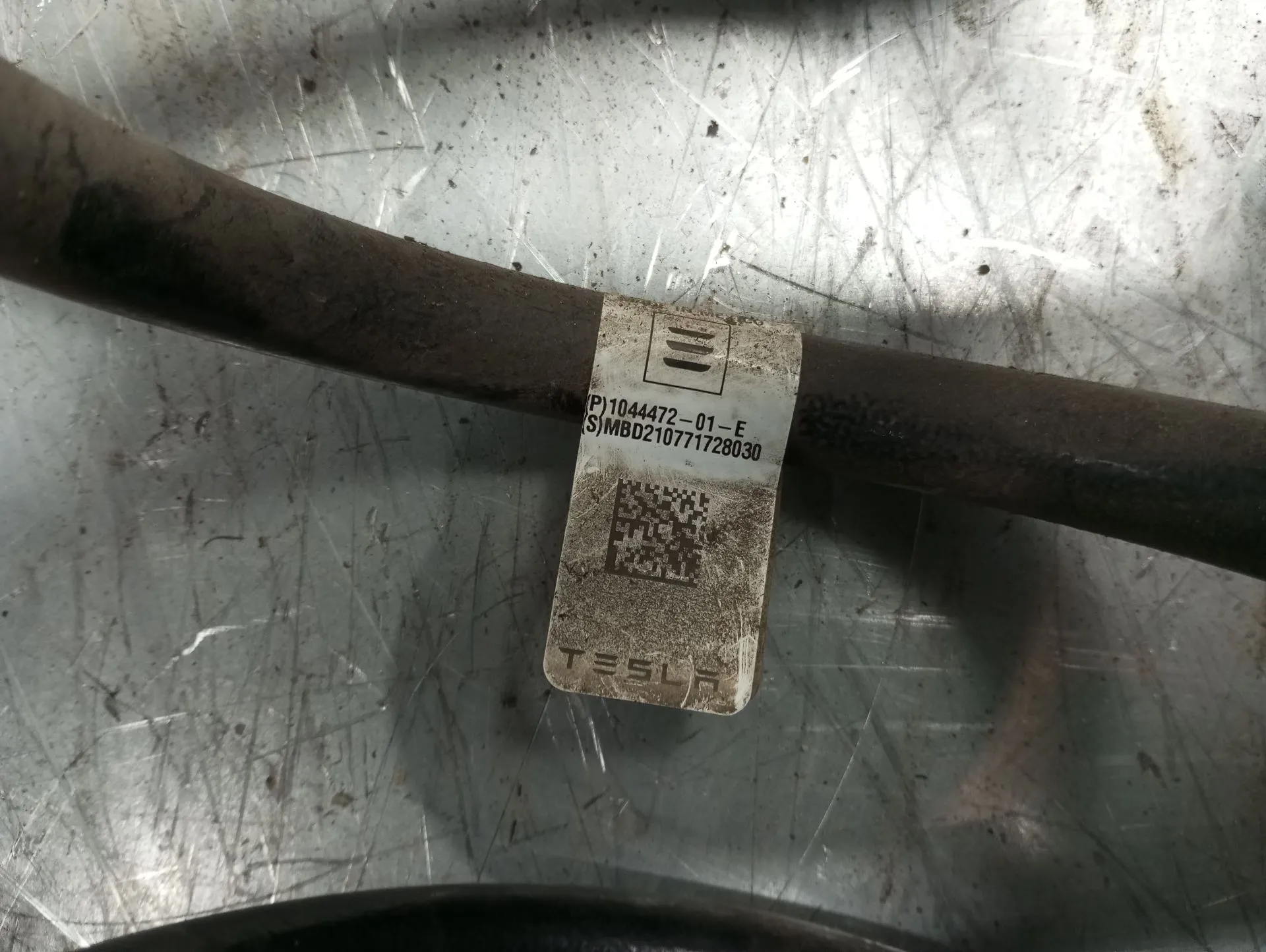 Molla sospensione posteriore sinistra TESLA Model 3 (5YJ3) Imagem-1