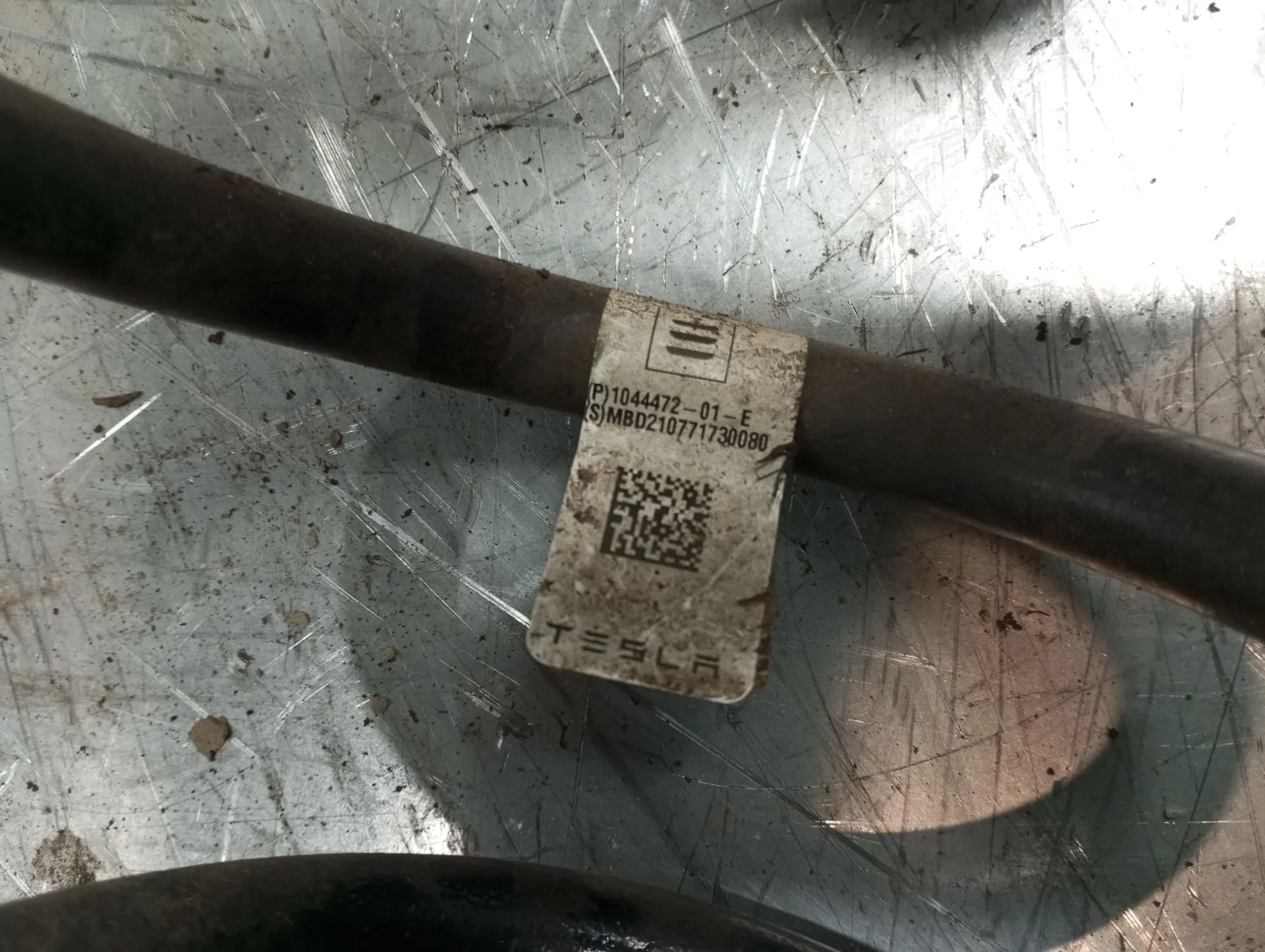 Molla sospensione posteriore destra TESLA Model 3 (5YJ3) Imagem-1