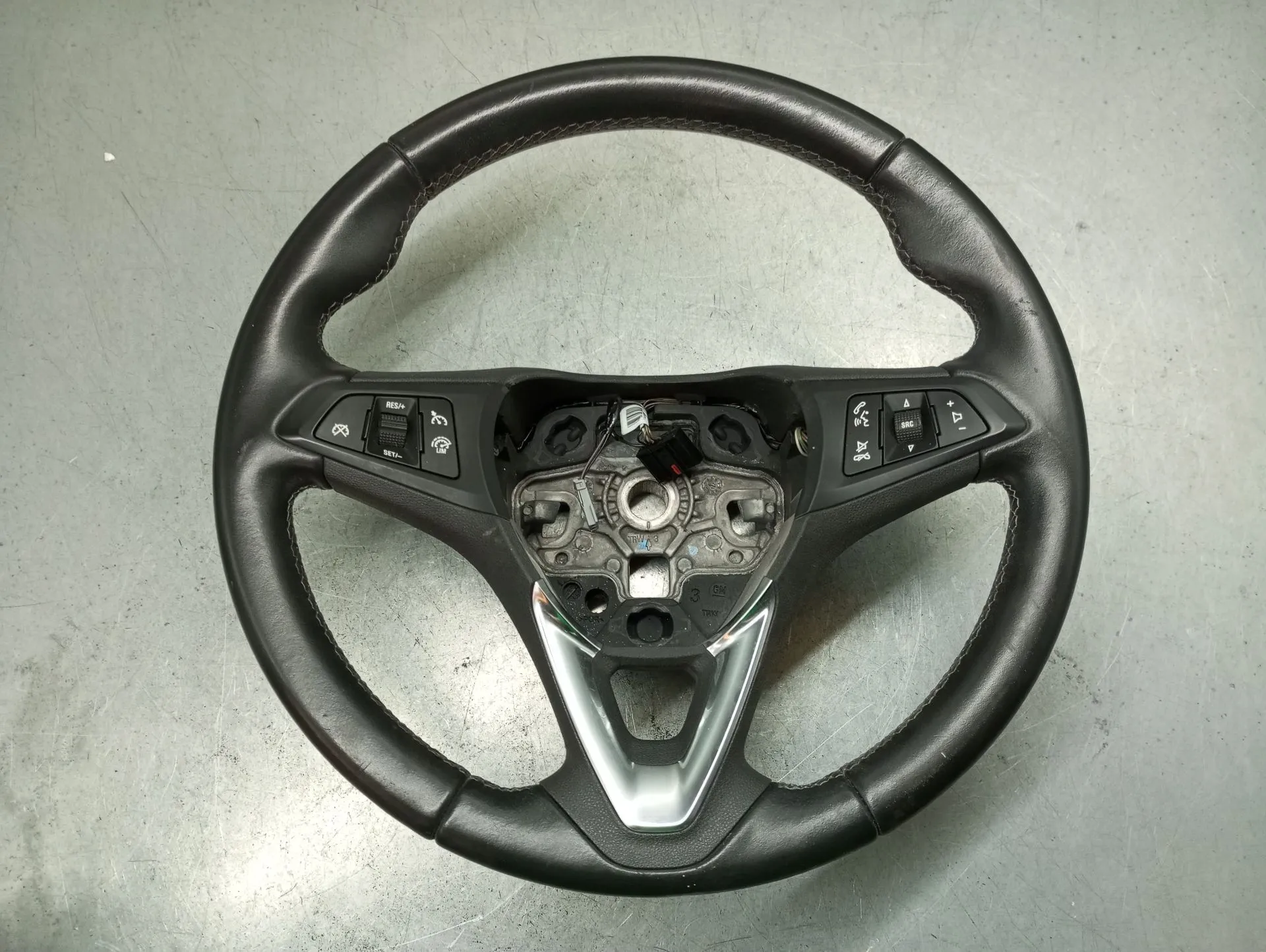 Volante OPEL Corsa E Imagem-1