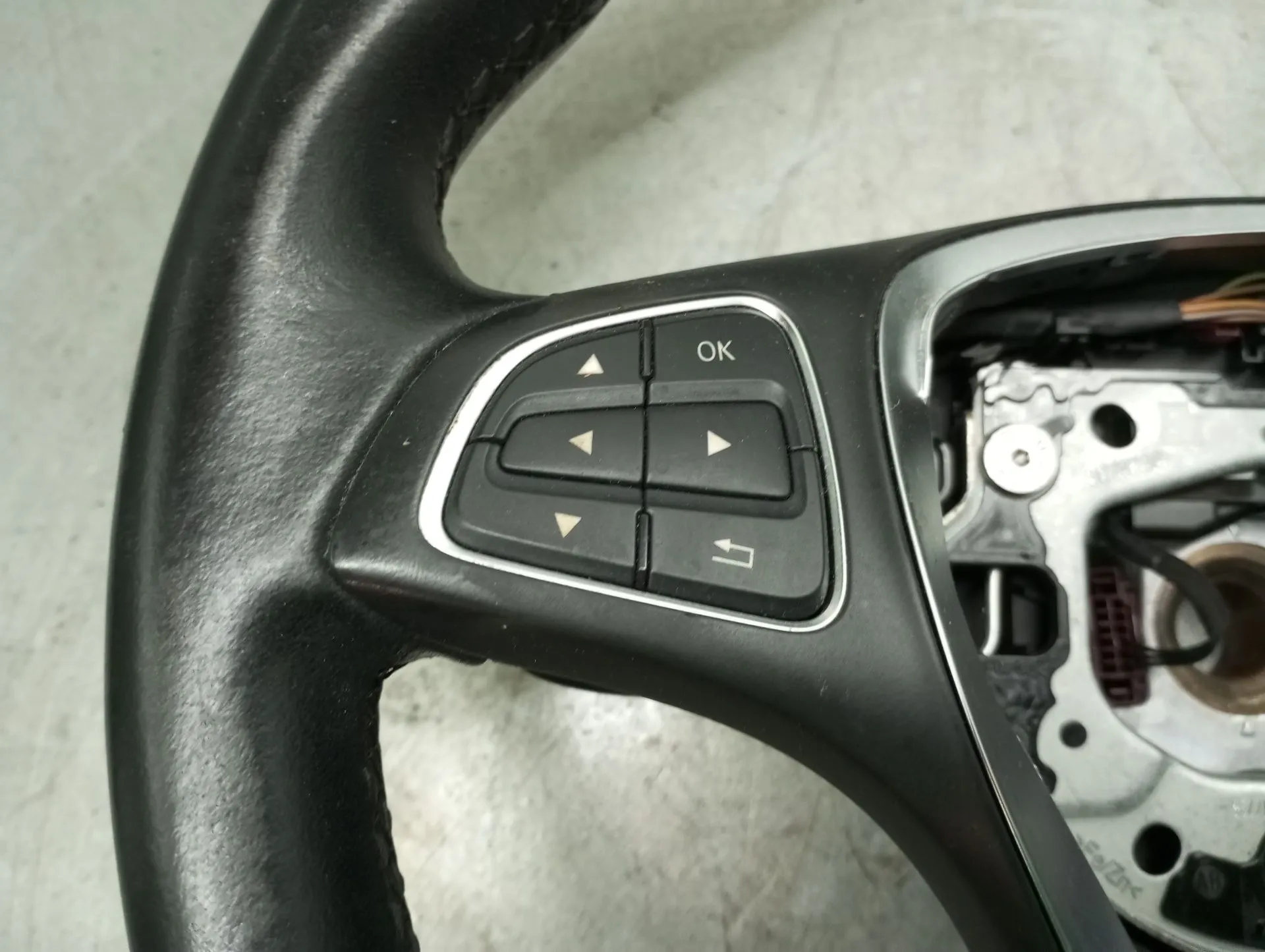 Volante MERCEDES-BENZ GLA (X156) Imagem-2