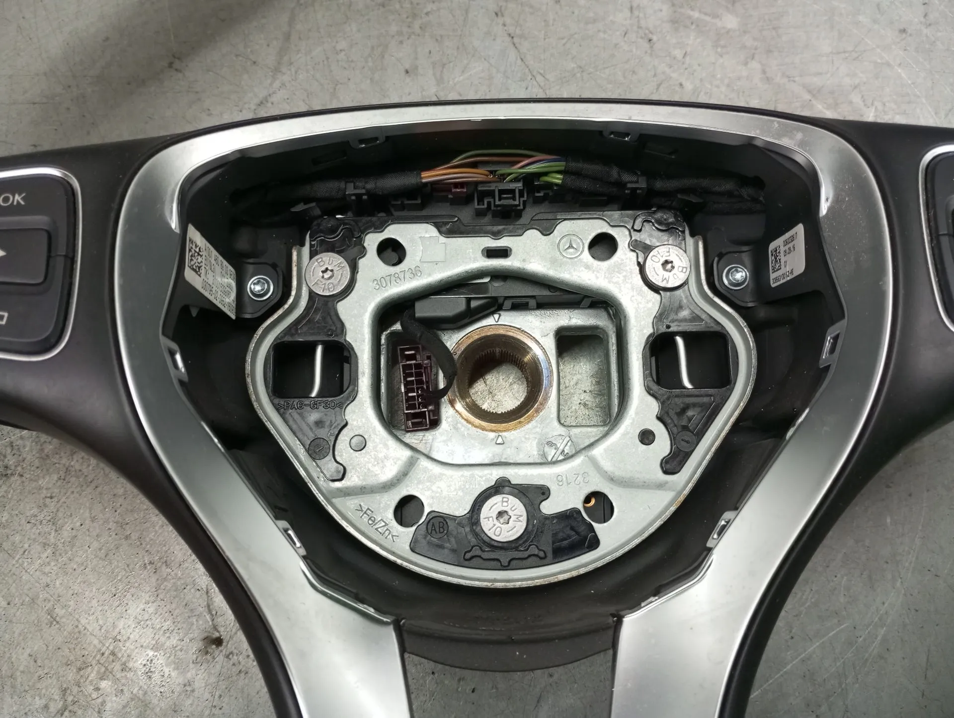 Volante MERCEDES-BENZ GLA (X156) Imagem-3