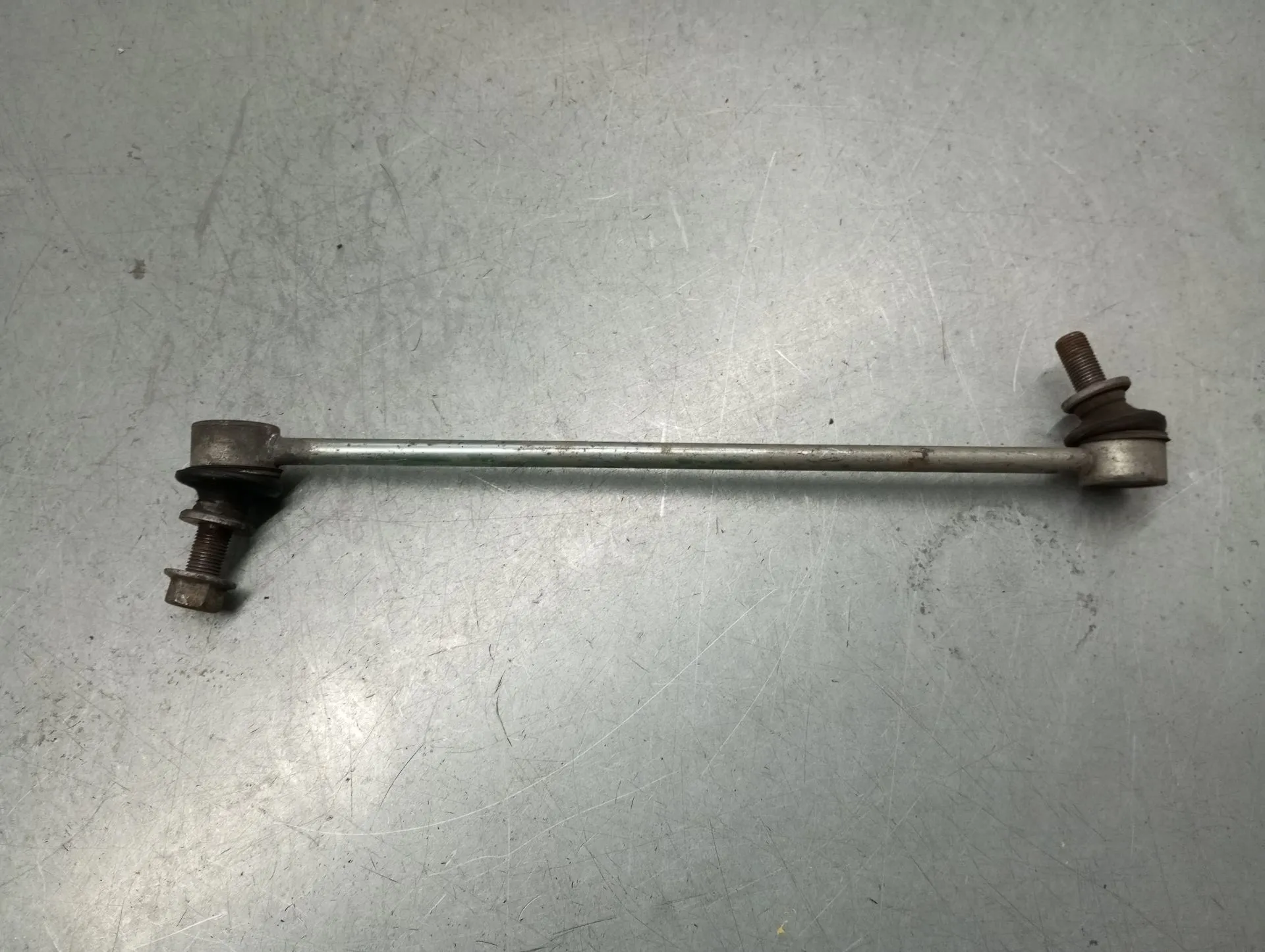 Tie rods / stabilizer links TOYOTA Corolla Hatchback (_E21_) Imagem-3