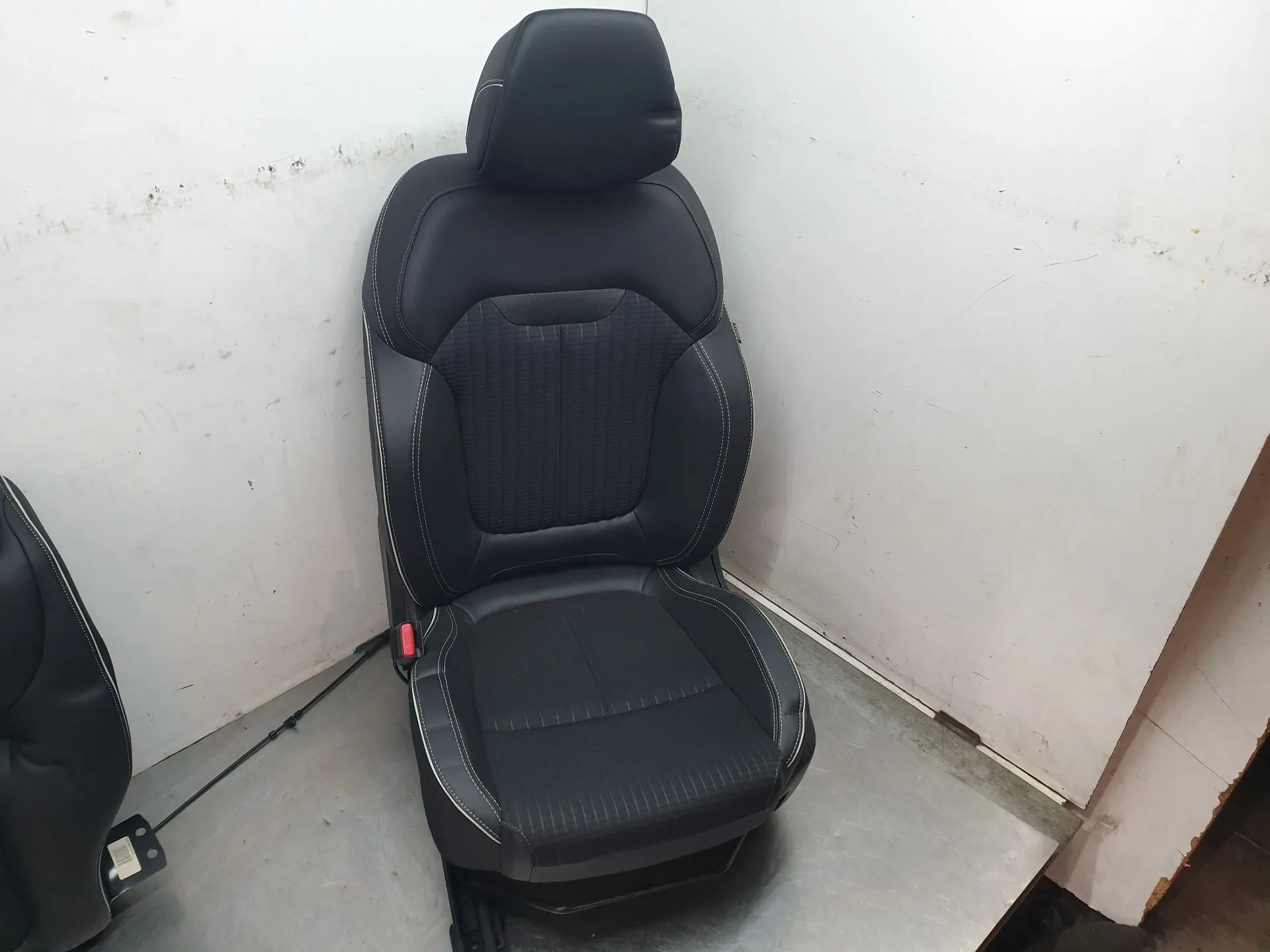 Banco Delantero Izquierdo RENAULT Kadjar (HA_, HL_)