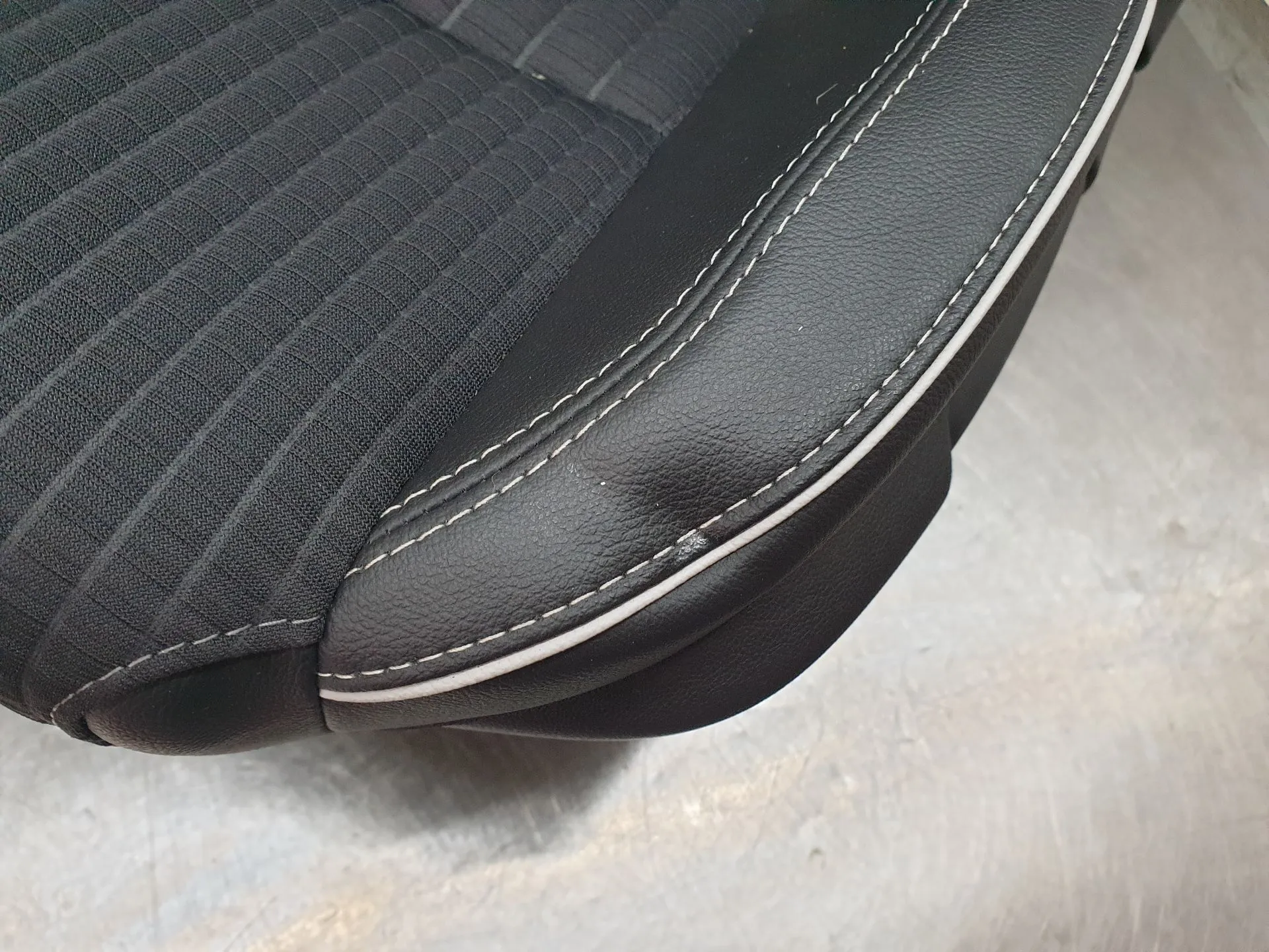 Conjunto de Bancos RENAULT Kadjar (HA_, HL_) Imagem-11