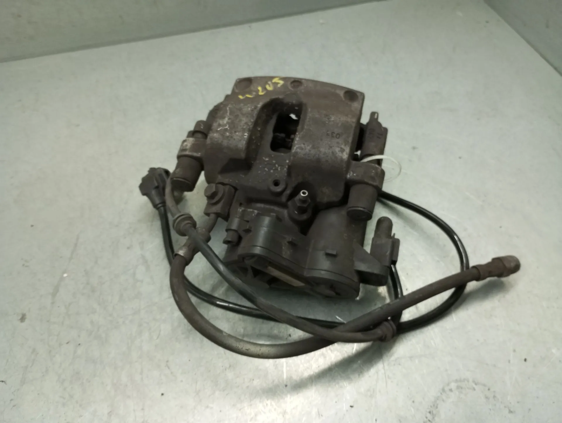 Left rear Brake Caliper MERCEDES-BENZ Classe C (W205) Imagem-1