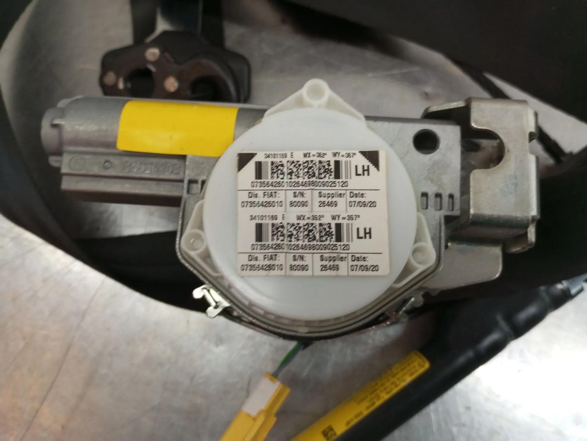 Left front seatbelt pretensioner FIAT 500 C (312_) Imagem-1