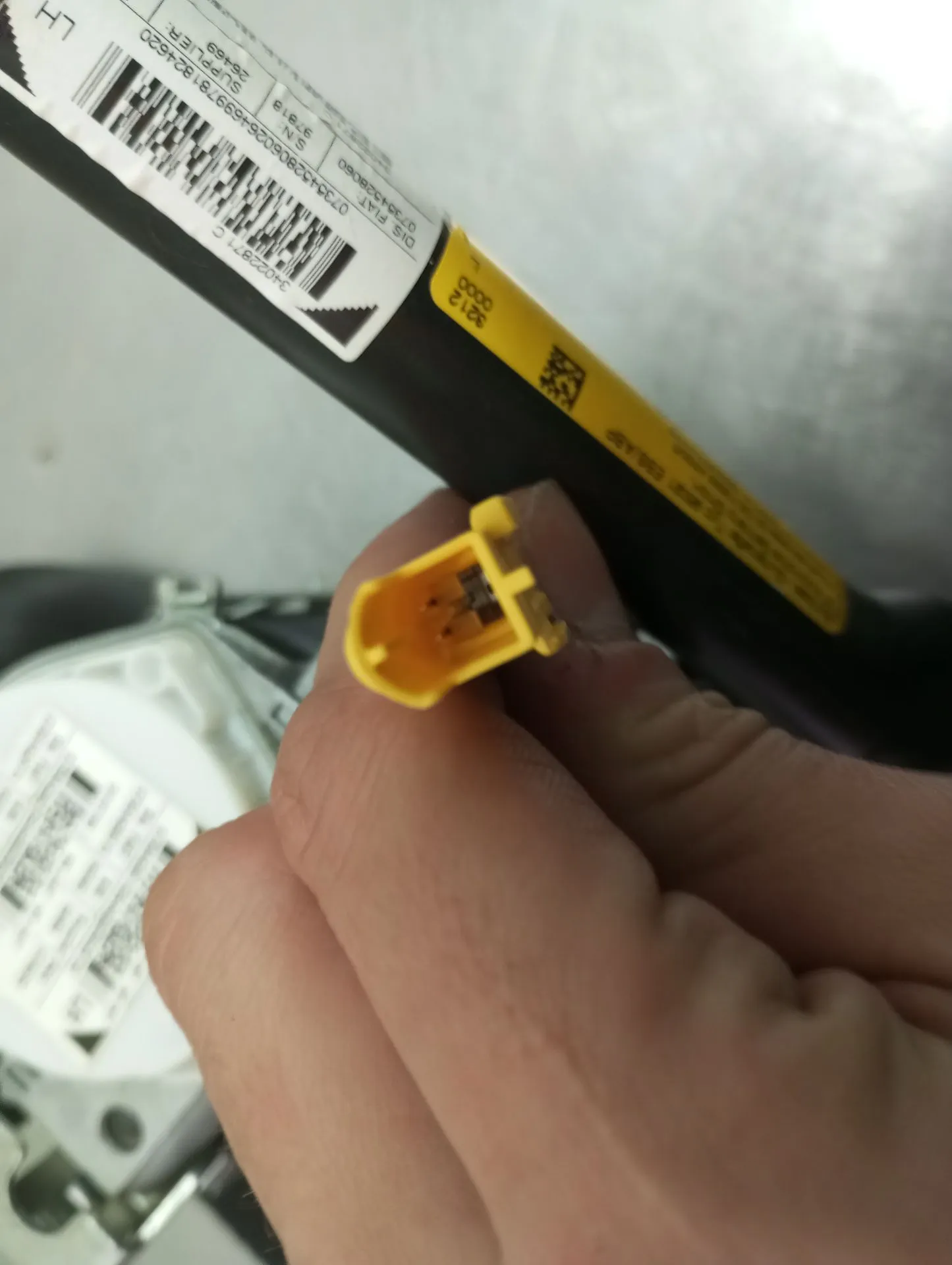 Left front seatbelt pretensioner FIAT 500 C (312_) Imagem-2