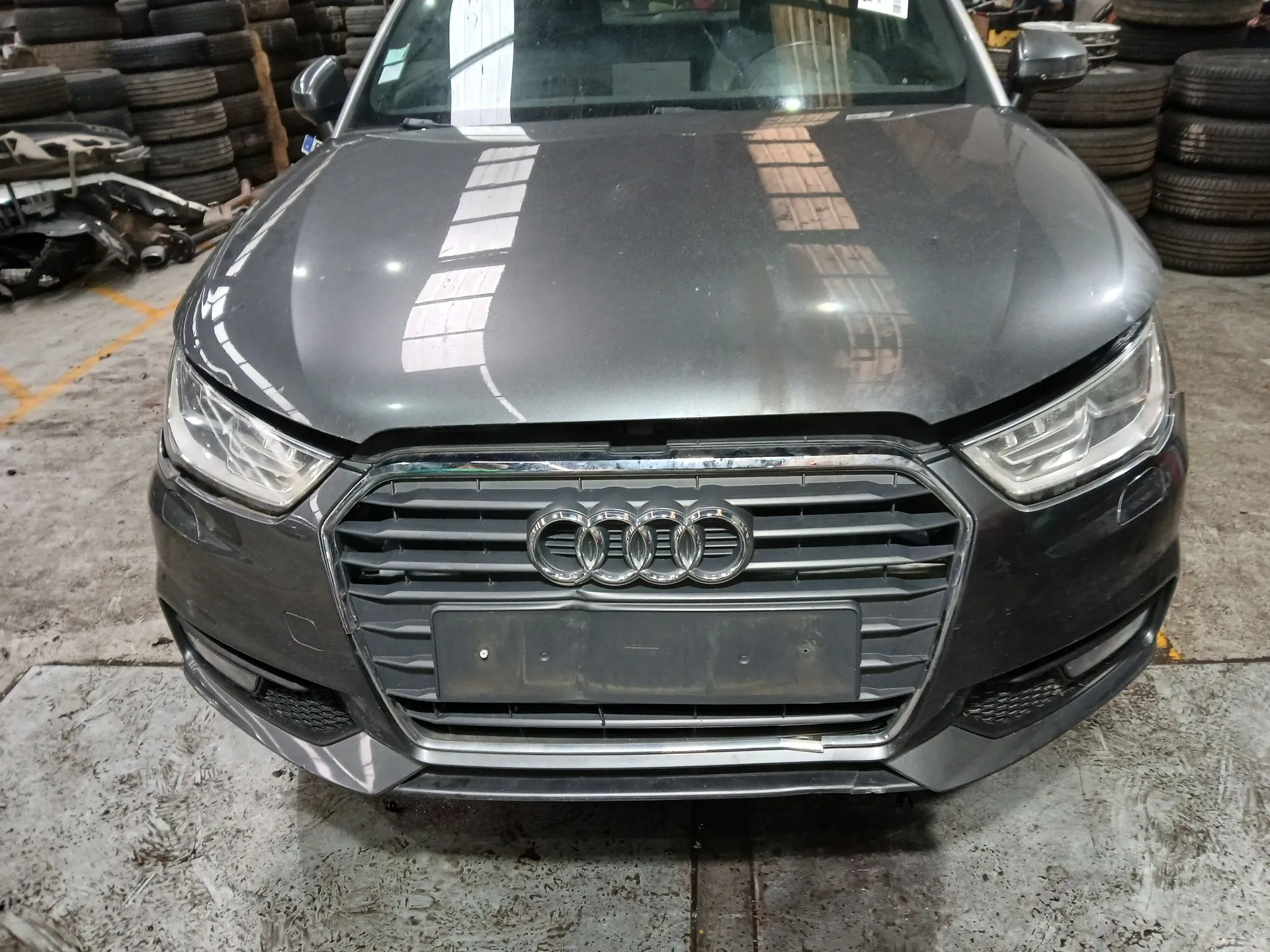 Frente Completa AUDI A1 (8X1, 8XK) Imagem-4