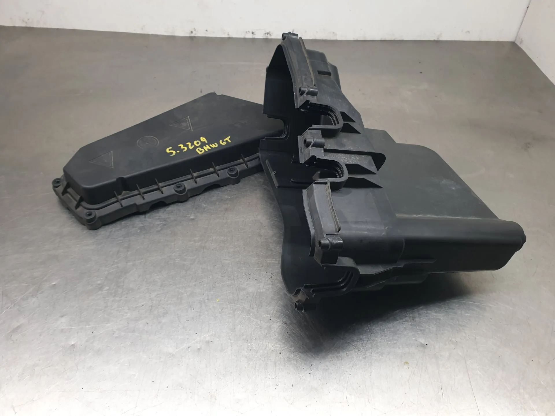 Involúcro / Carcaça dos Fusíveis BMW 3 Gran Turismo (F34) Imagem-3