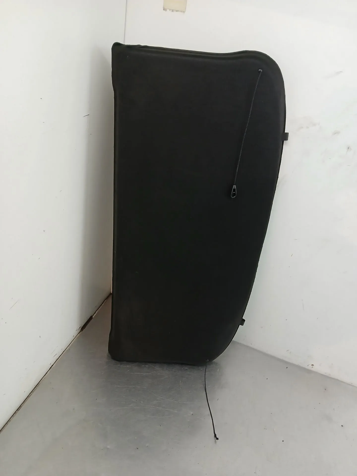 Rear Parcel shelf / trunk cover RENAULT Megane IV (B9A/M_)