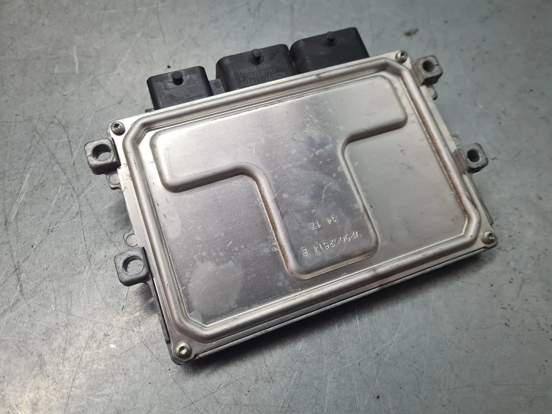 Centralina motor / ECU CITROËN C3 III (SX) Imagem-1