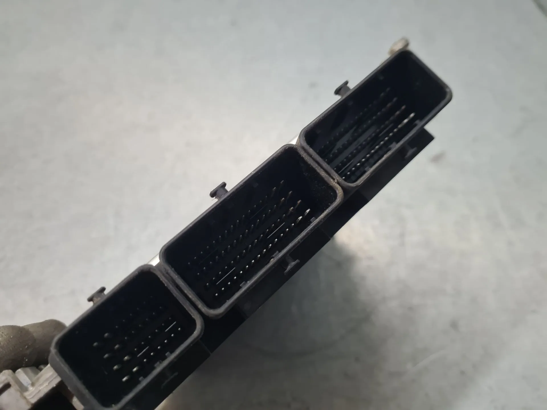 Centralina motor / ECU RENAULT Trafic III (FG_) Imagem-2