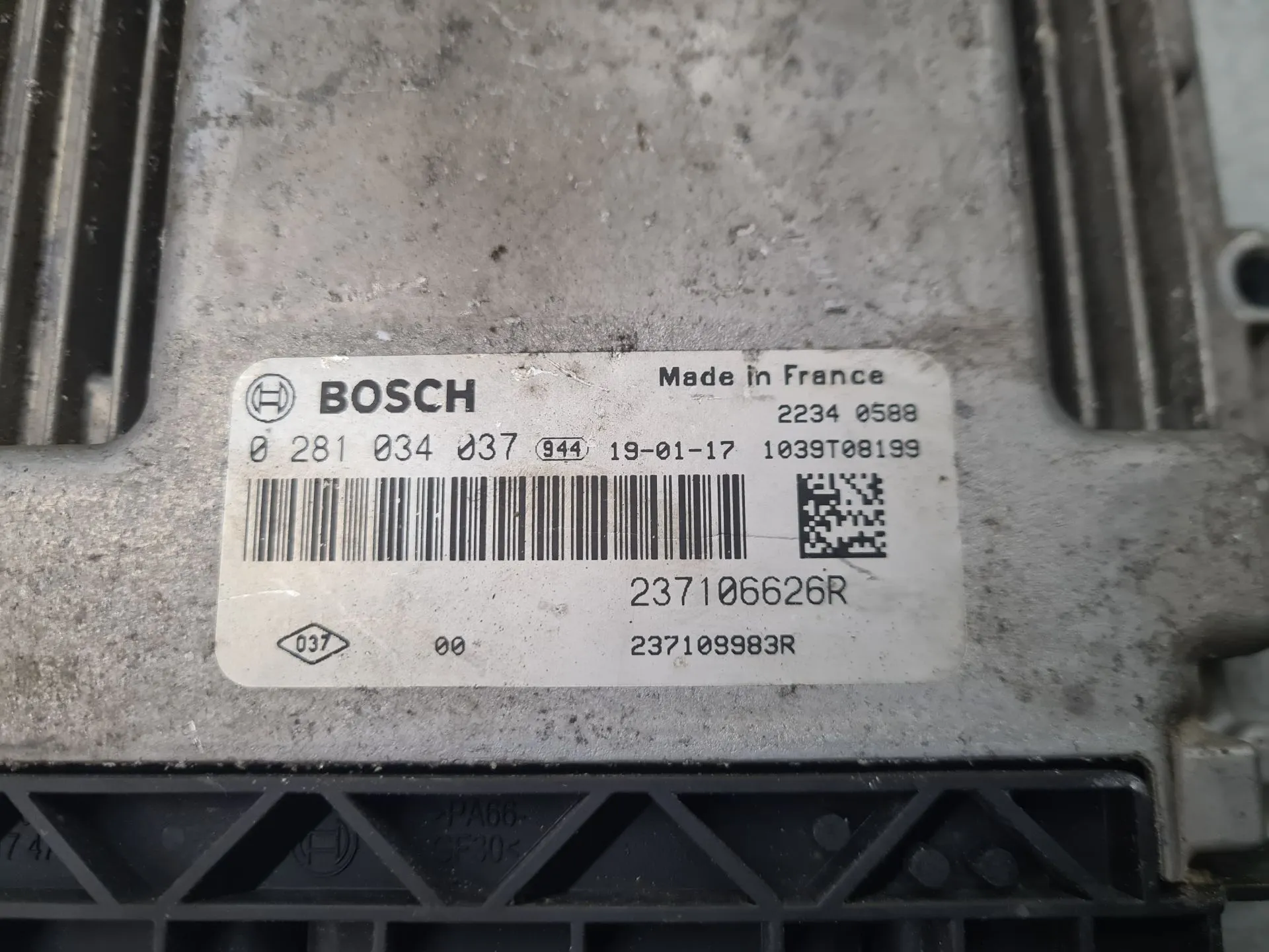 Centralina motor / ECU RENAULT Trafic III (FG_) Imagem-3