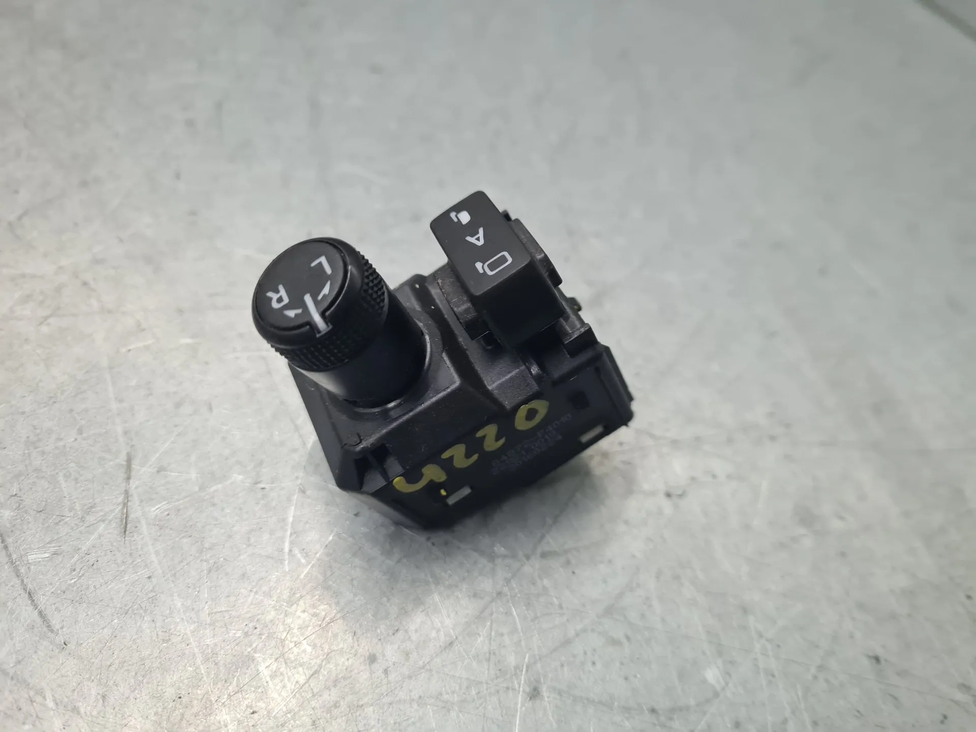 Commande des rétroviseurs TOYOTA C-HR (_X1_)