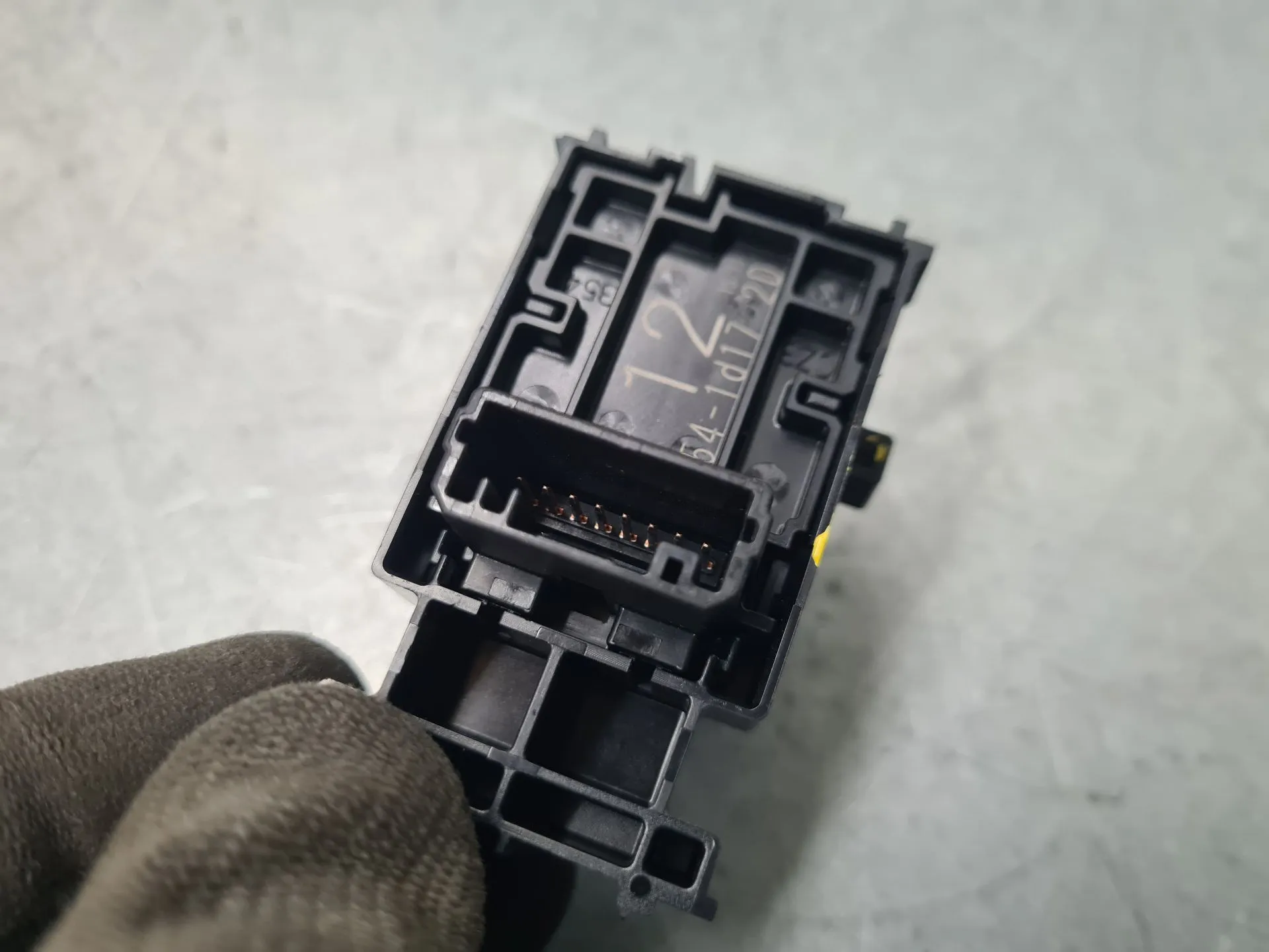 Mando / interruptor elevalunas delantero derecho TOYOTA C-HR (_X1_) Imagem-3