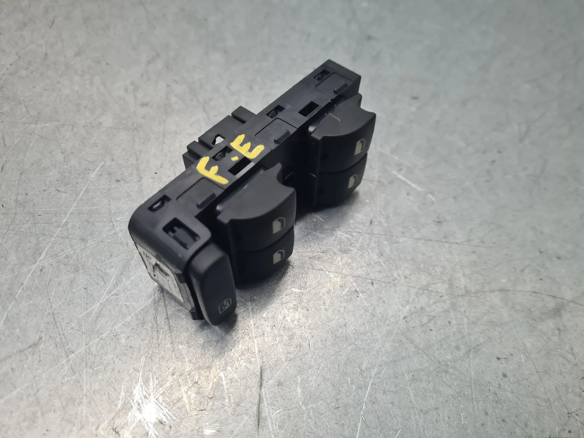 Comando / botão / interruptor vidros frente esquerdo CITROËN C3 III (SX) Imagem-2