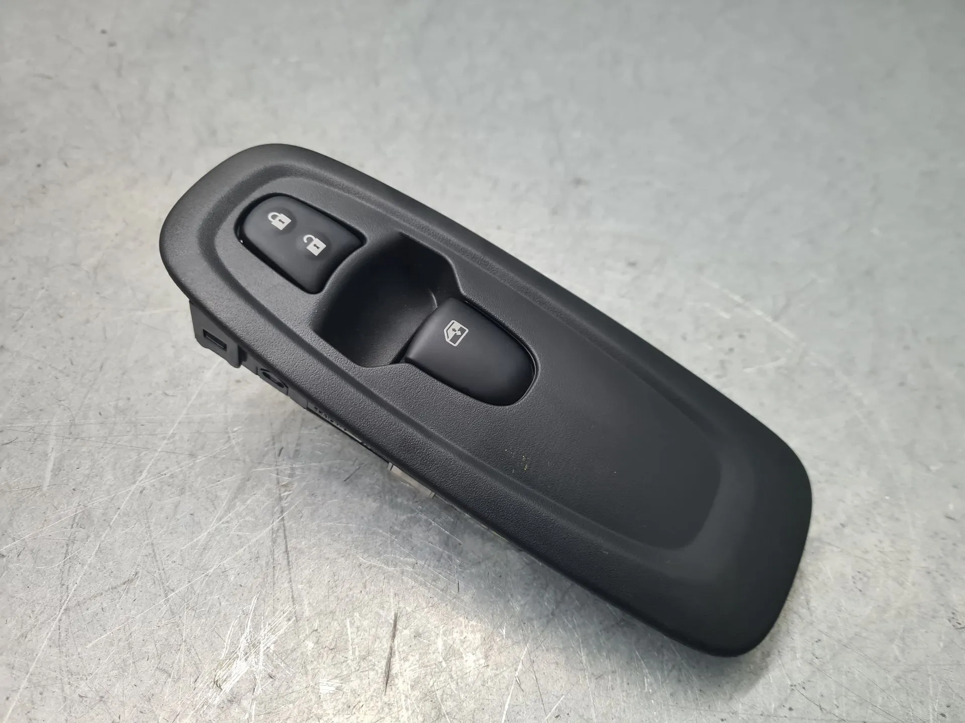 Mando / interruptor elevalunas delantero derecho RENAULT Kadjar (HA_, HL_)