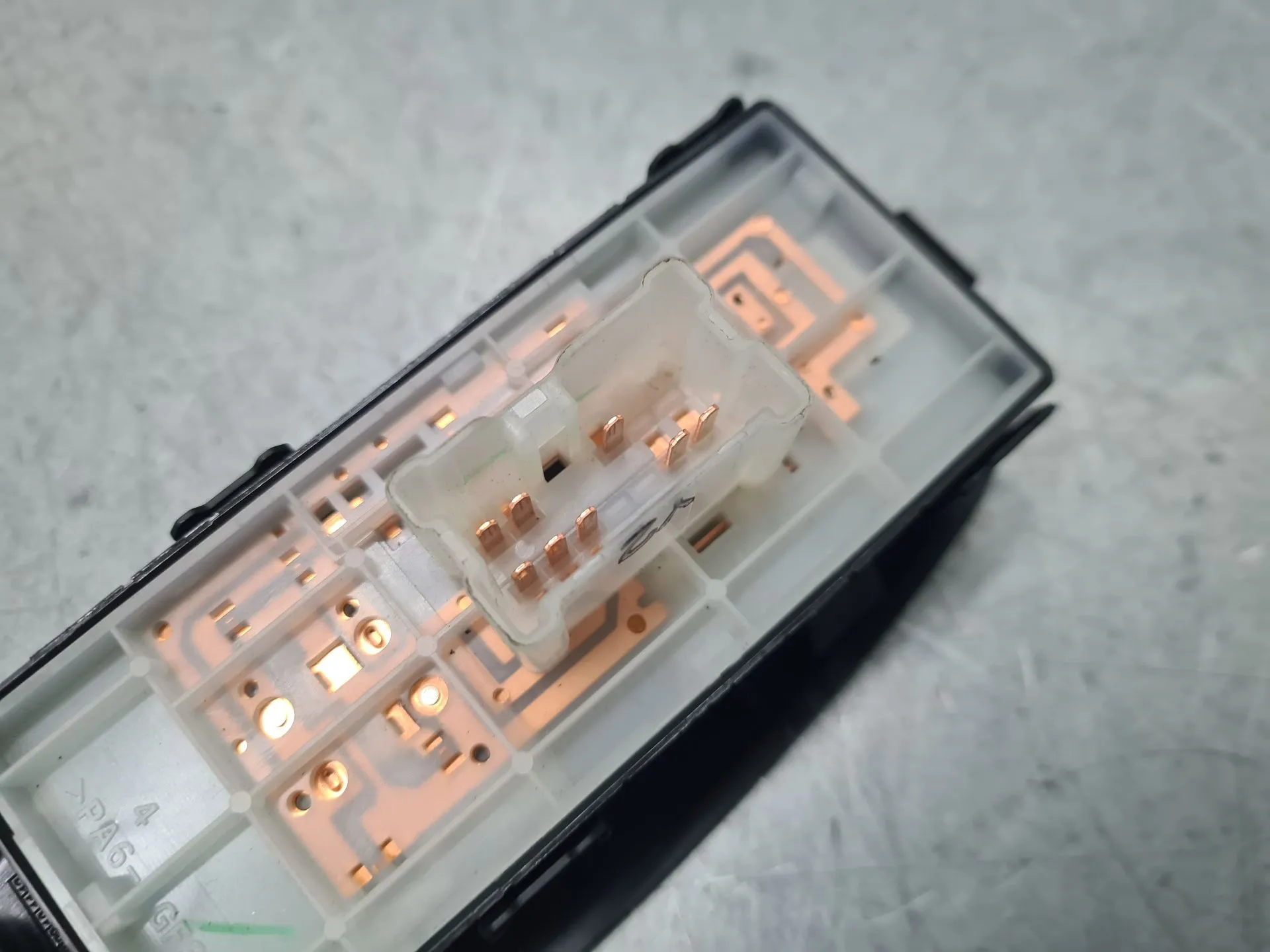 Mando / interruptor elevalunas delantero derecho RENAULT Kadjar (HA_, HL_) Imagem-3