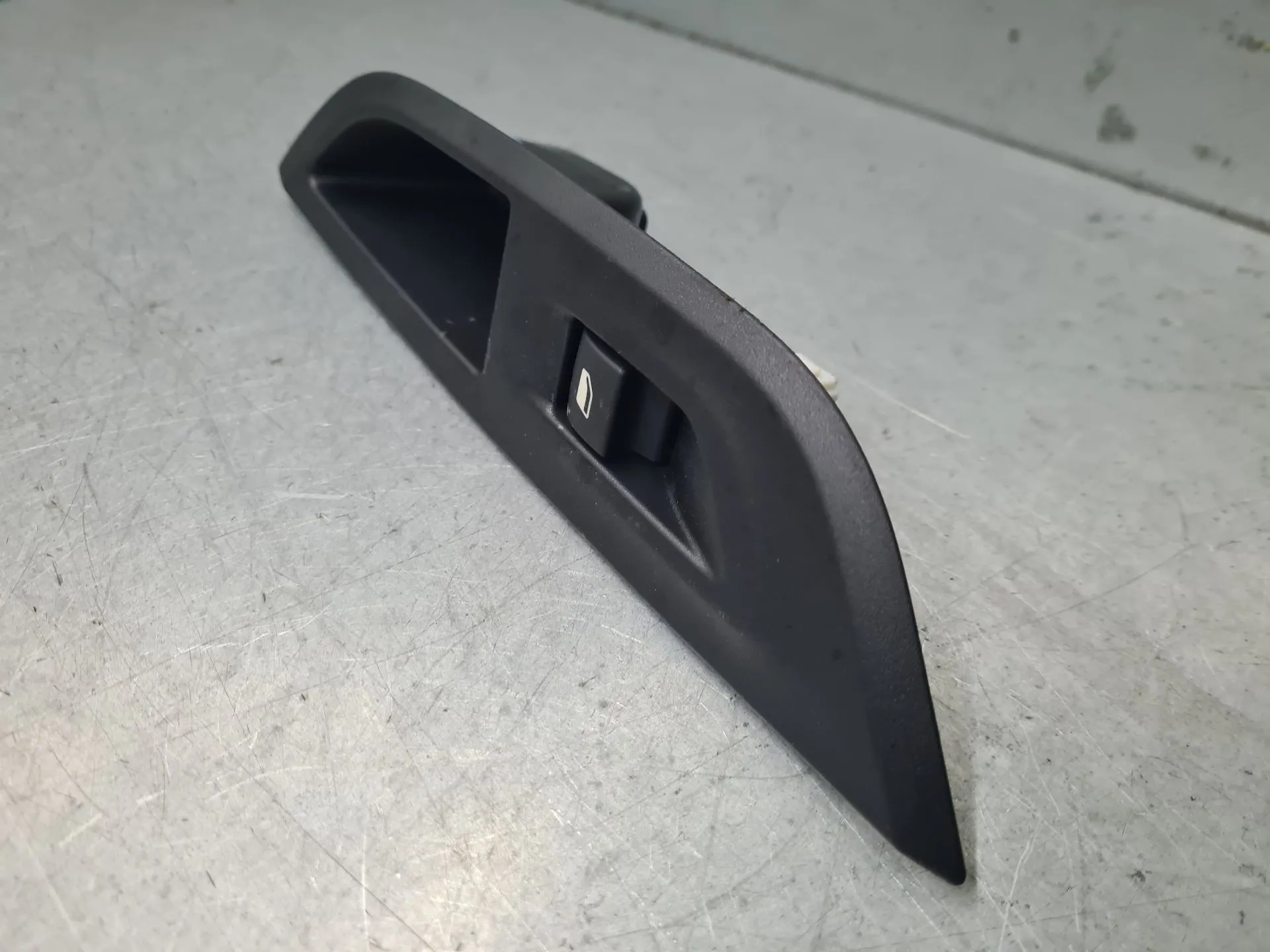 Comando / interruttore alzacristallo posteriore destro PEUGEOT 2008 II (U_) Imagem-1