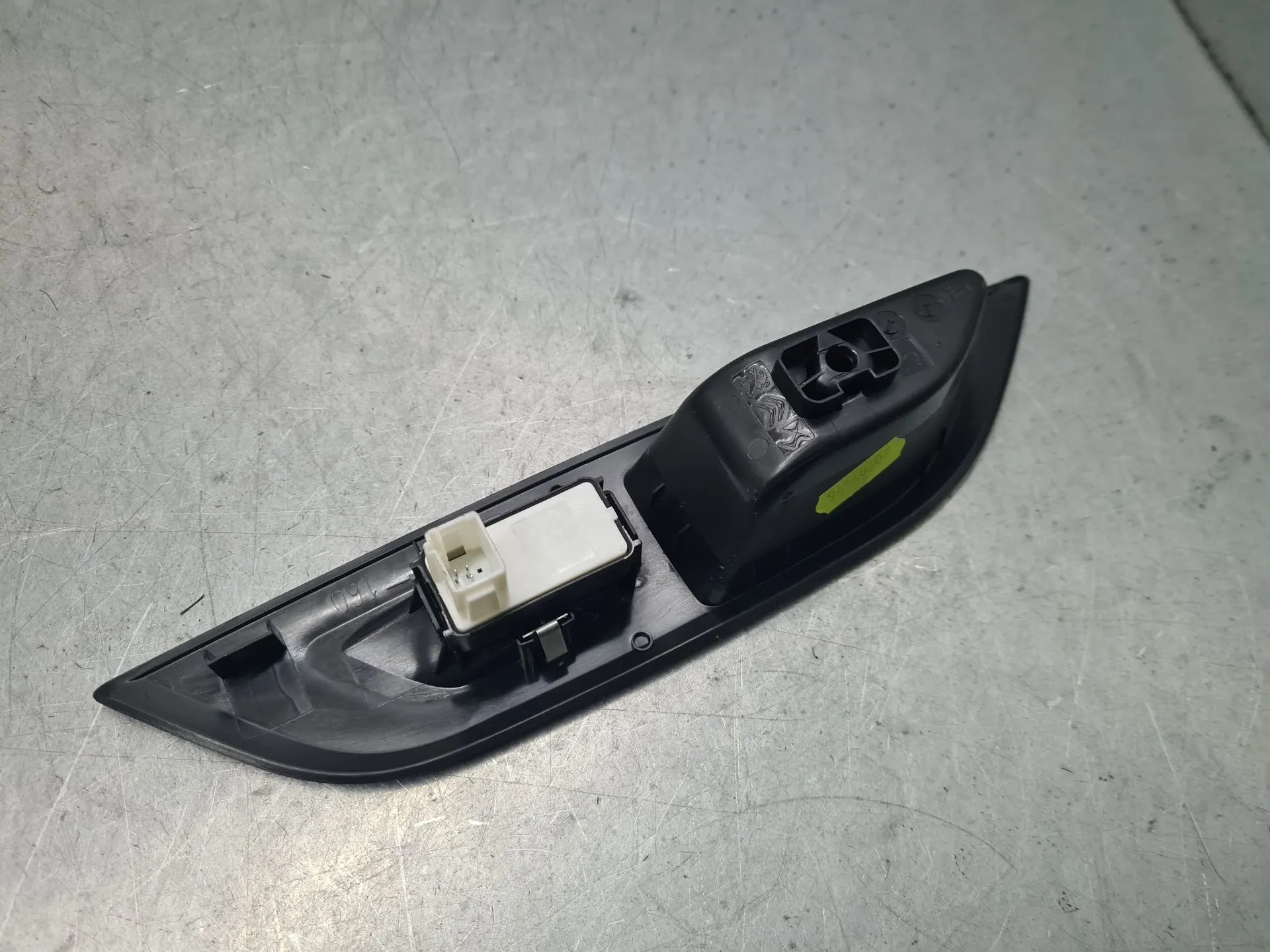 Comando / interruttore alzacristallo posteriore sinistro PEUGEOT 2008 II (U_) Imagem-3